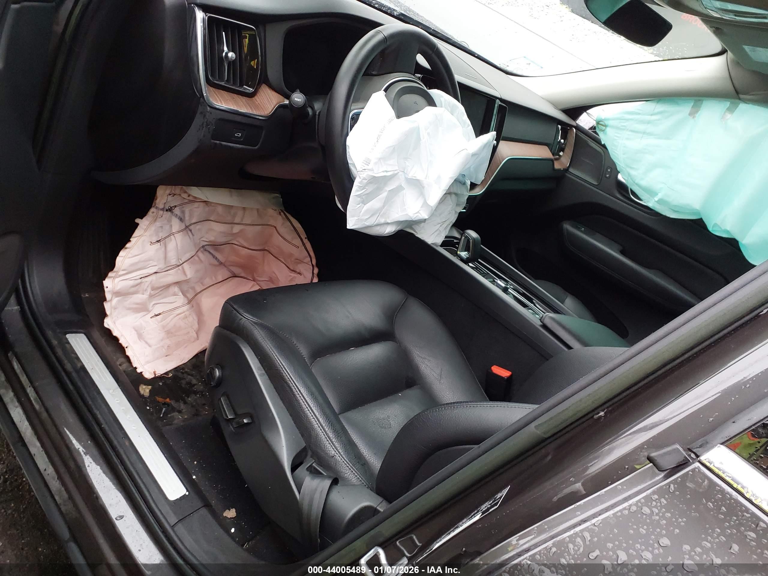 VOLVO XC60 image 5