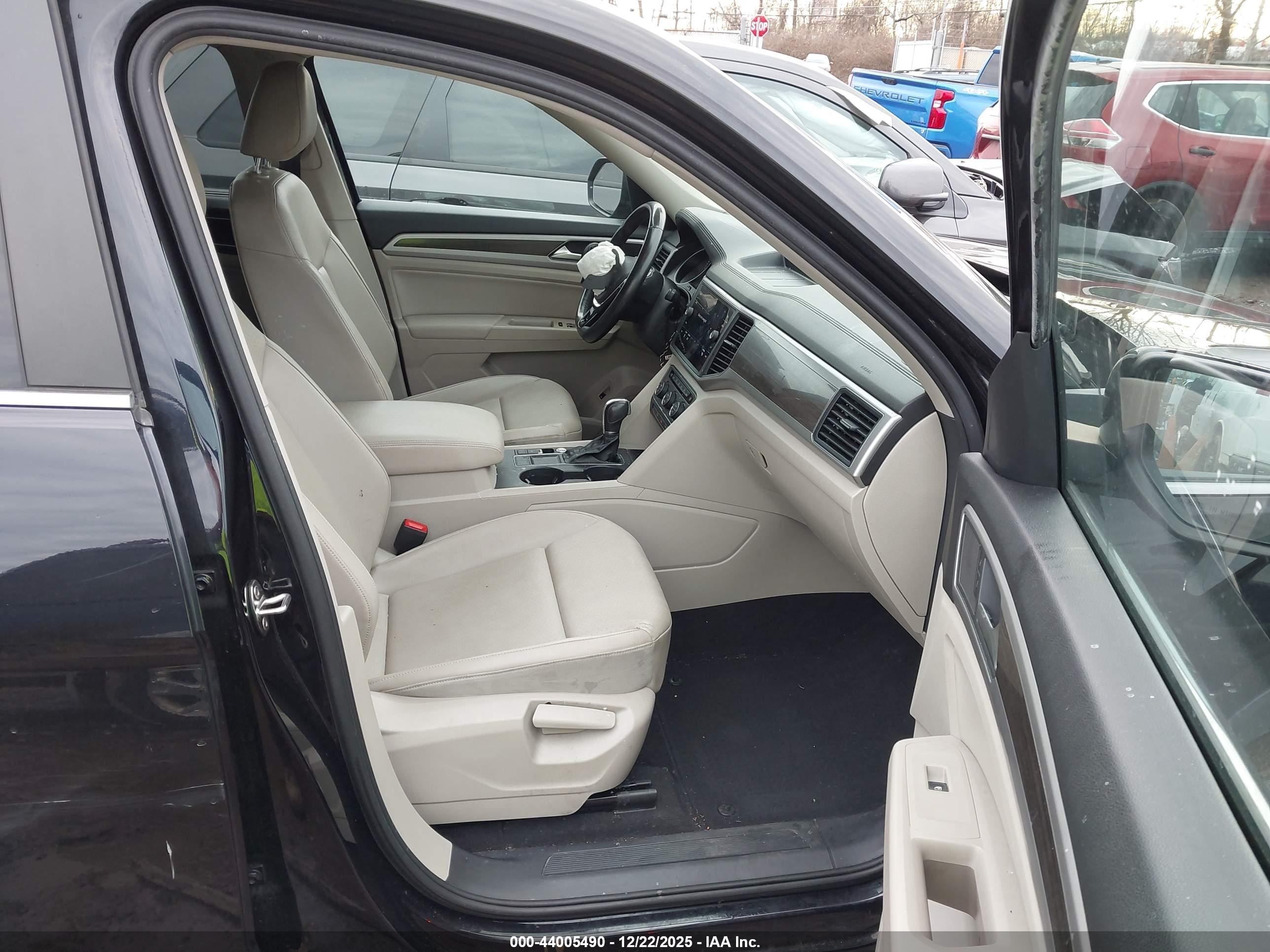 VOLKSWAGEN ATLAS image 5
