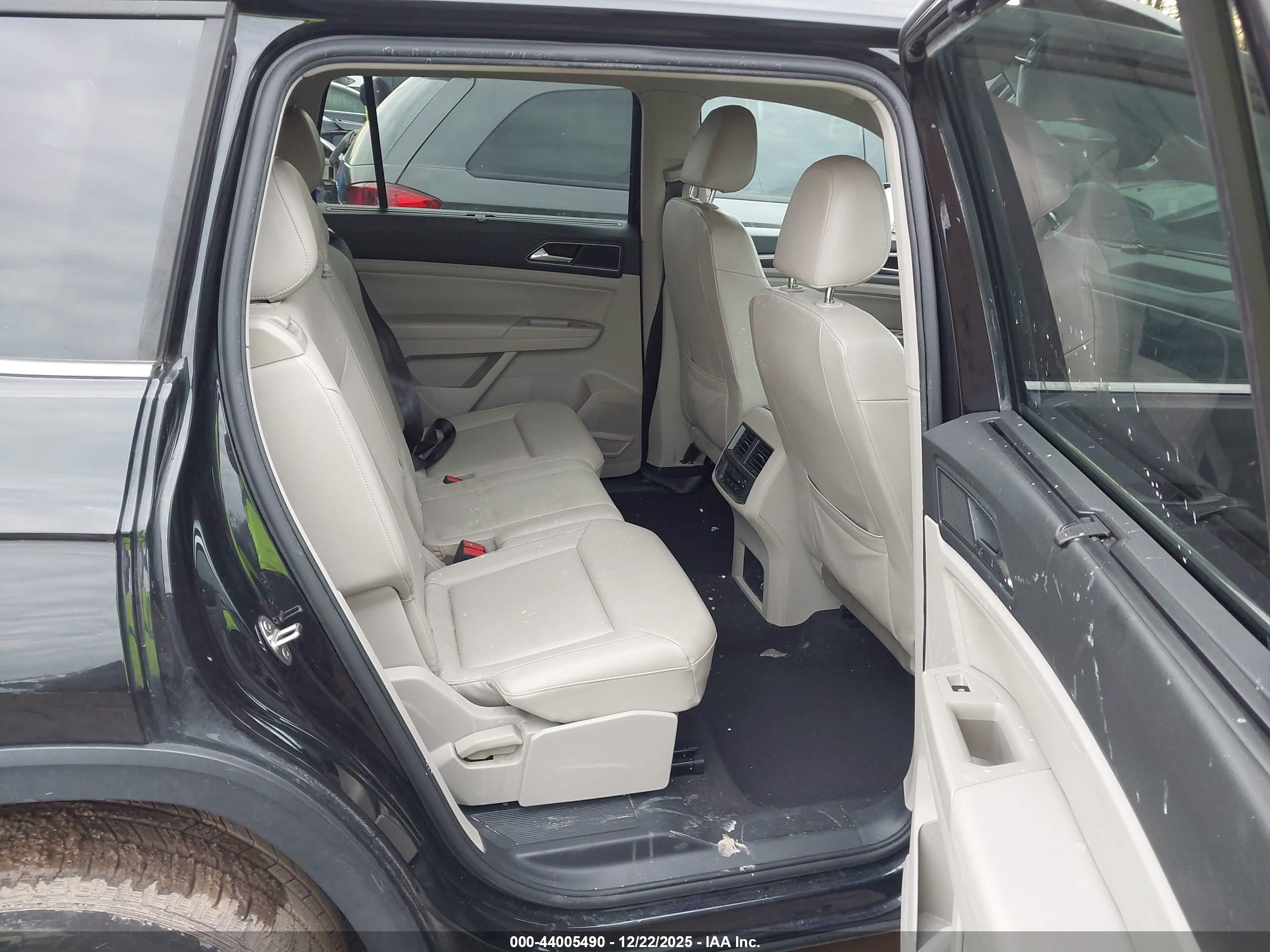 VOLKSWAGEN ATLAS image 8