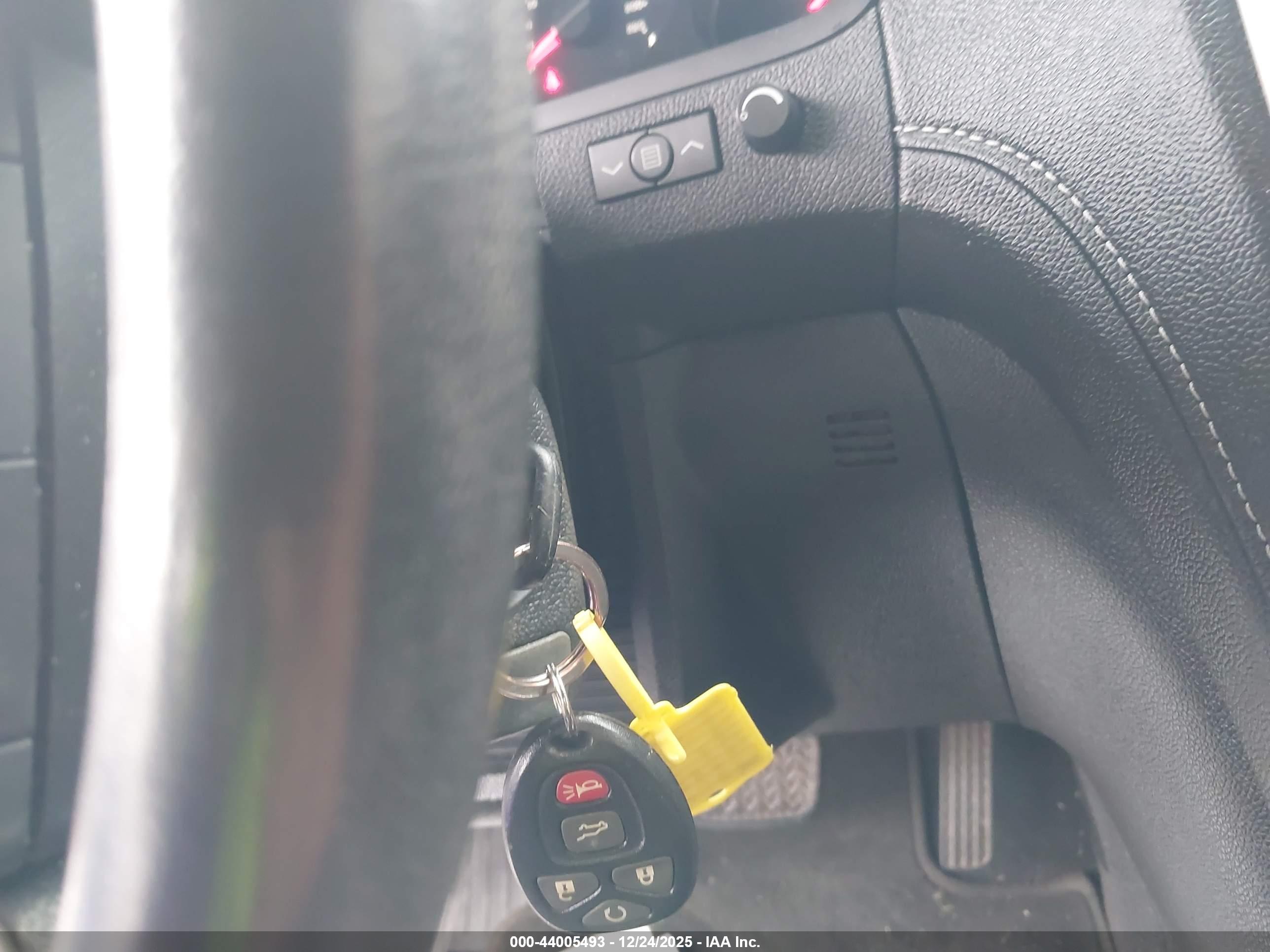 GMC ACADIA image 11