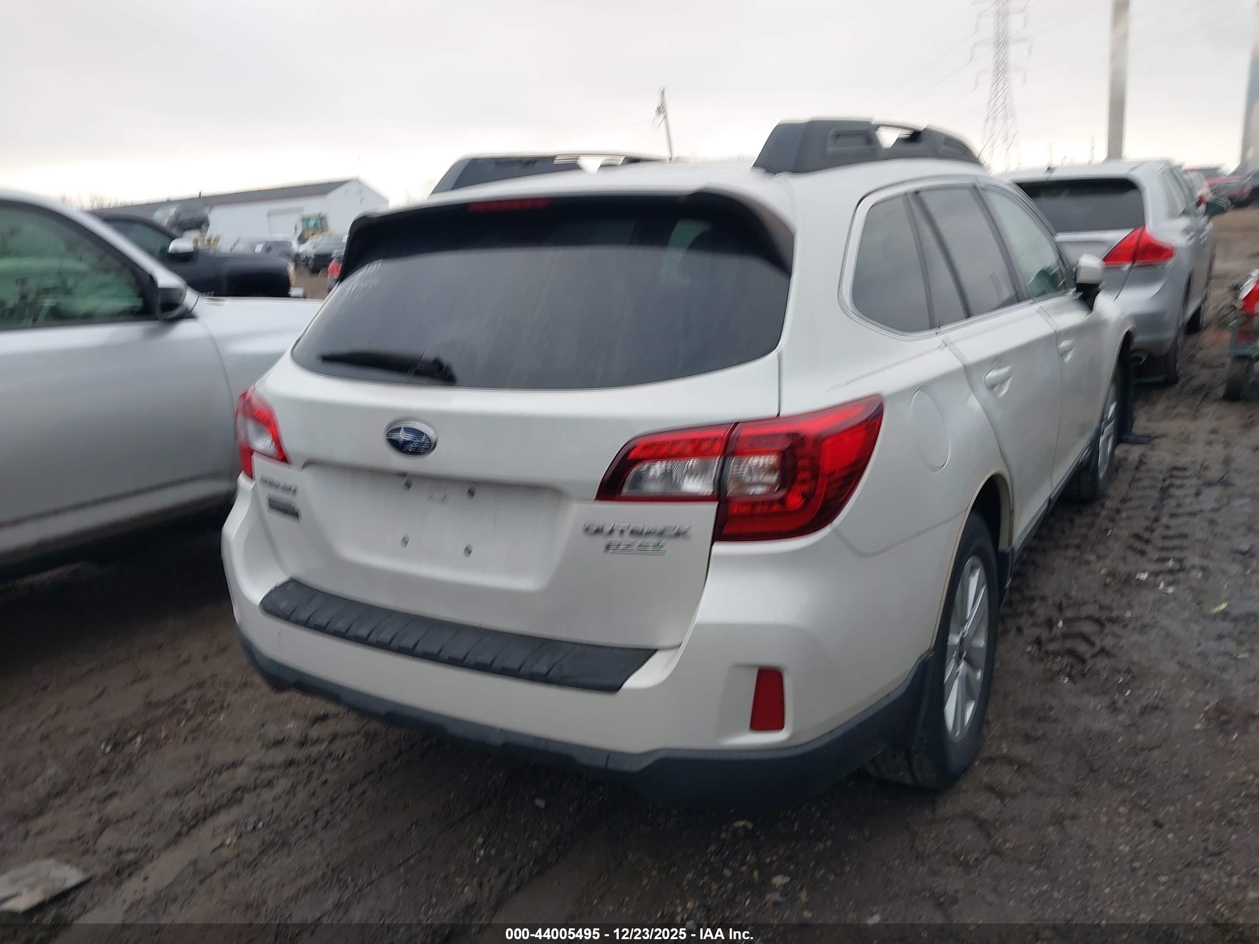 SUBARU OUTBACK image 4