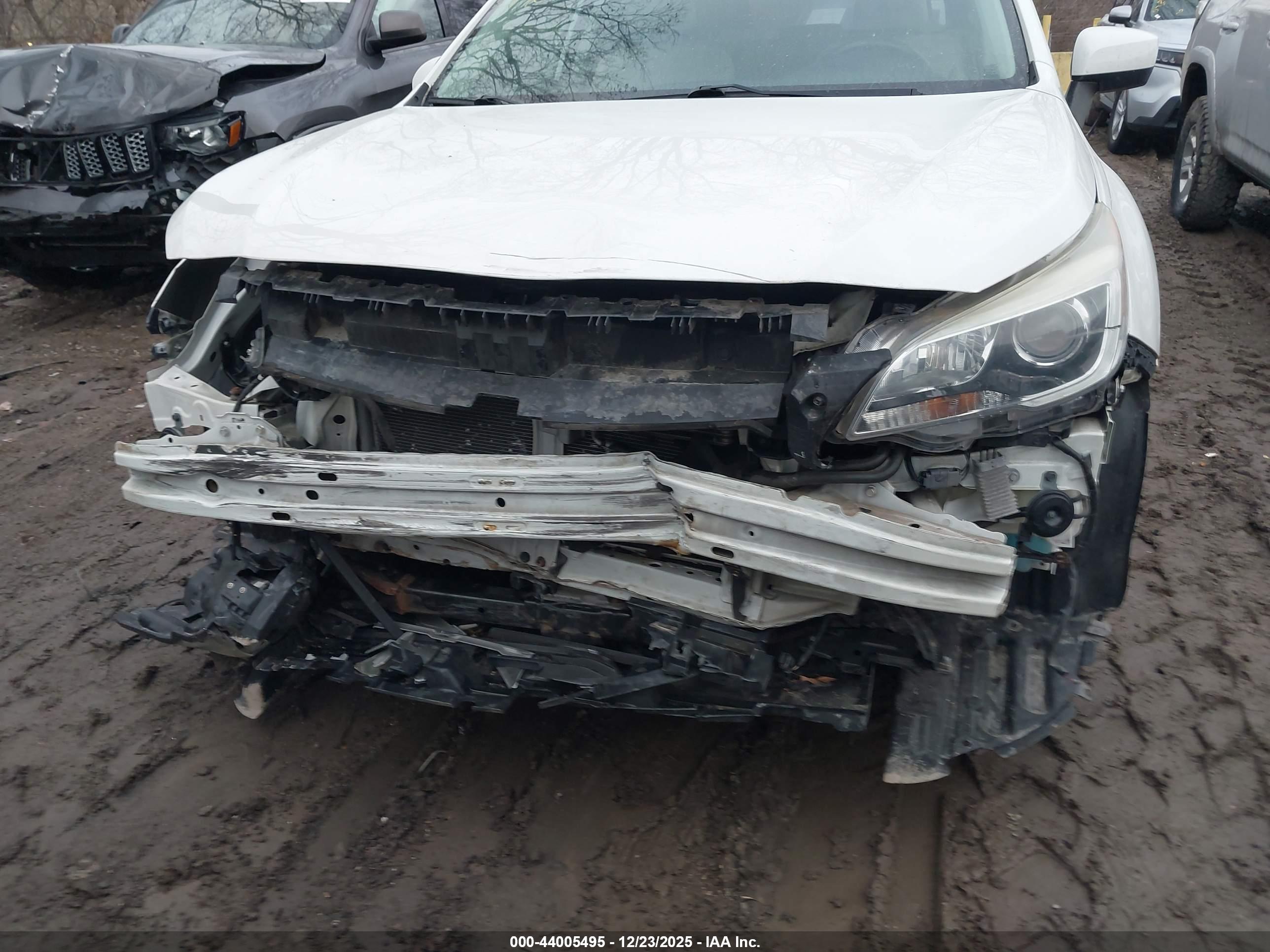 SUBARU OUTBACK image 6
