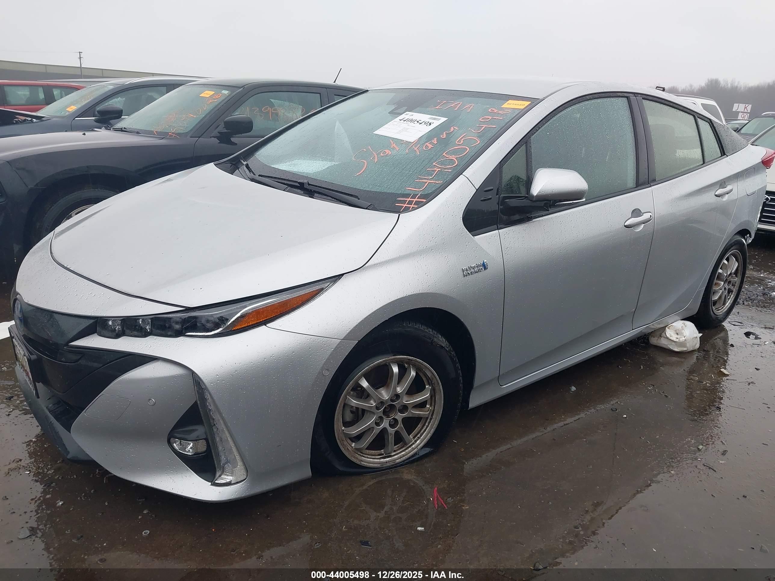TOYOTA PRIUS image 2
