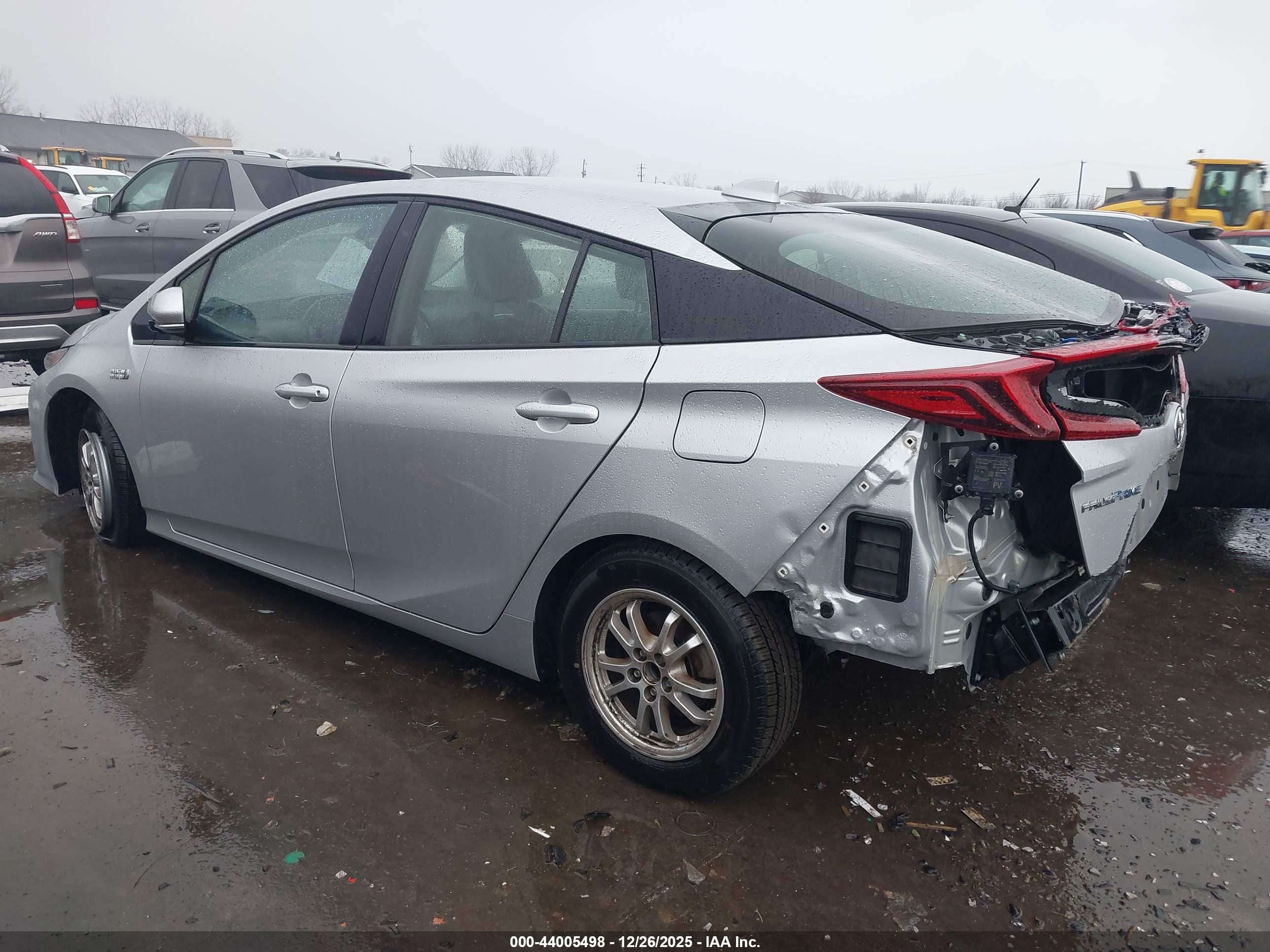 TOYOTA PRIUS image 3