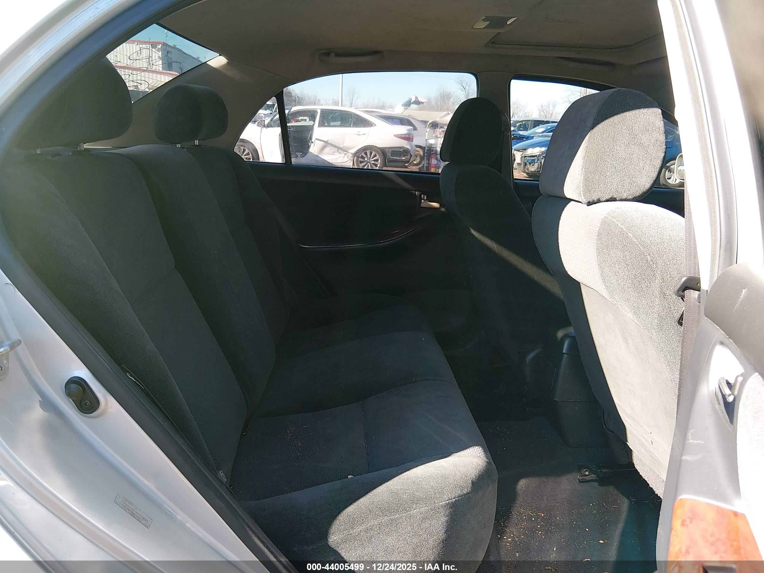 TOYOTA COROLLA image 8