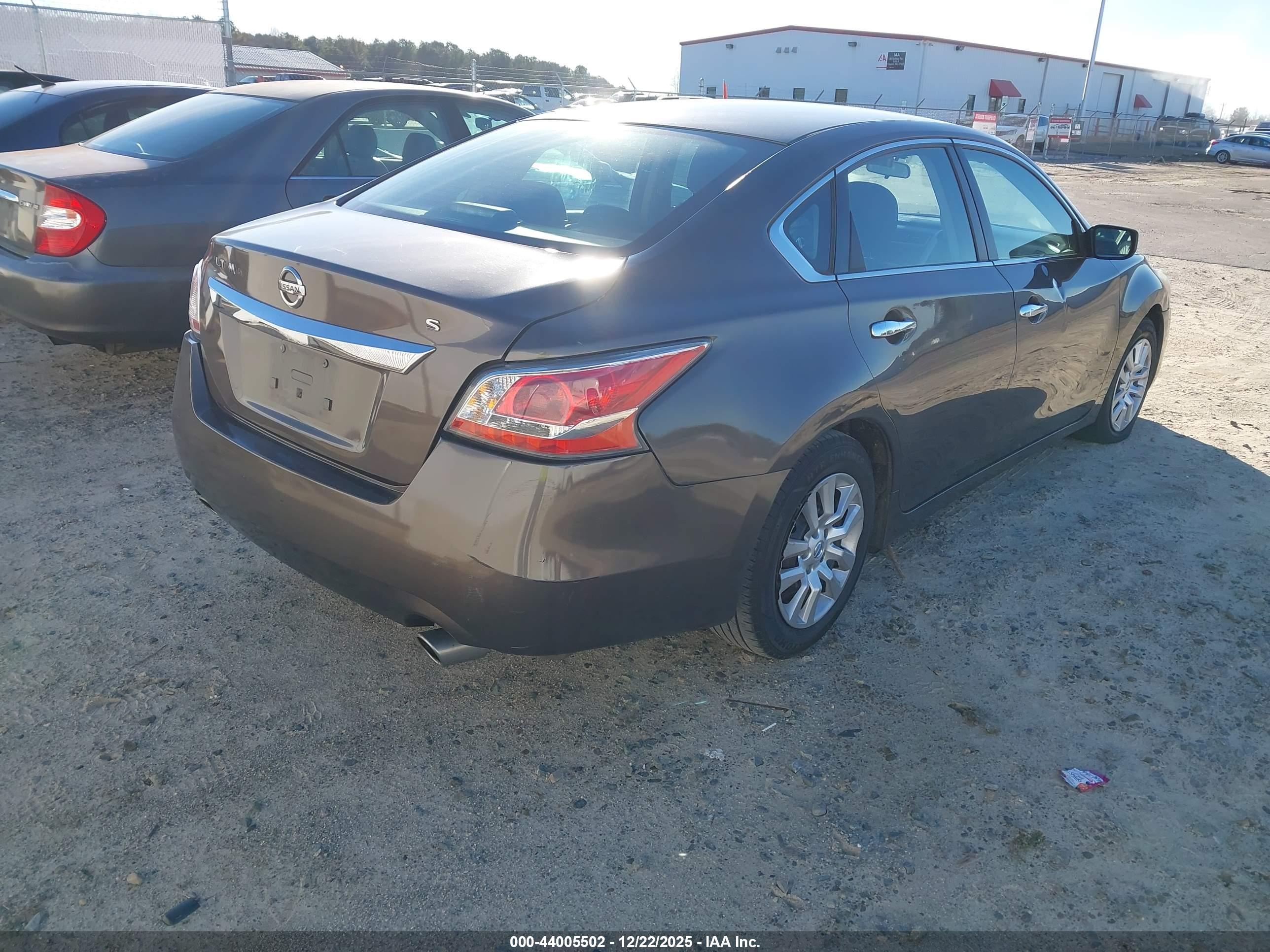 NISSAN ALTIMA image 4
