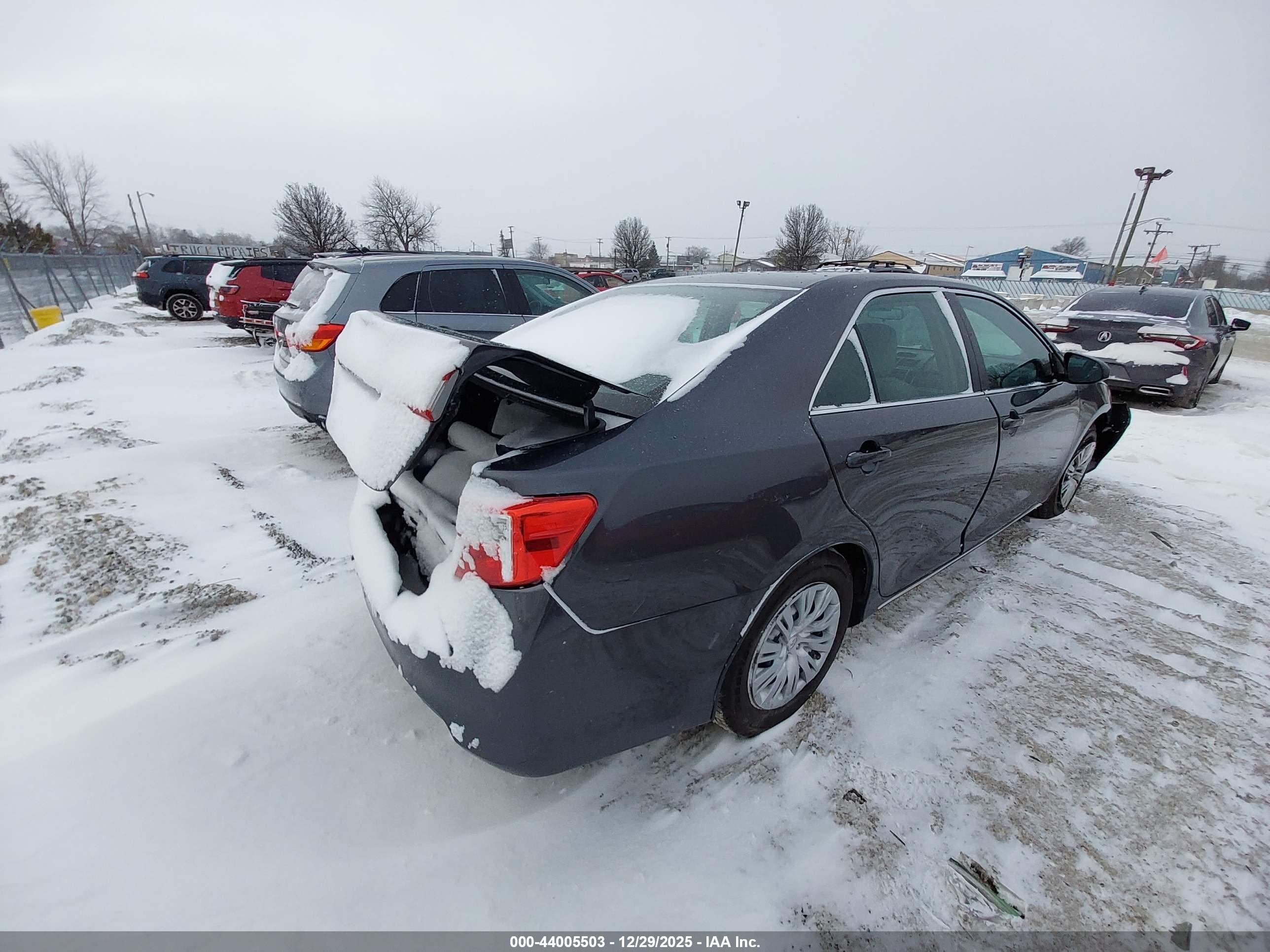 TOYOTA CAMRY image 4