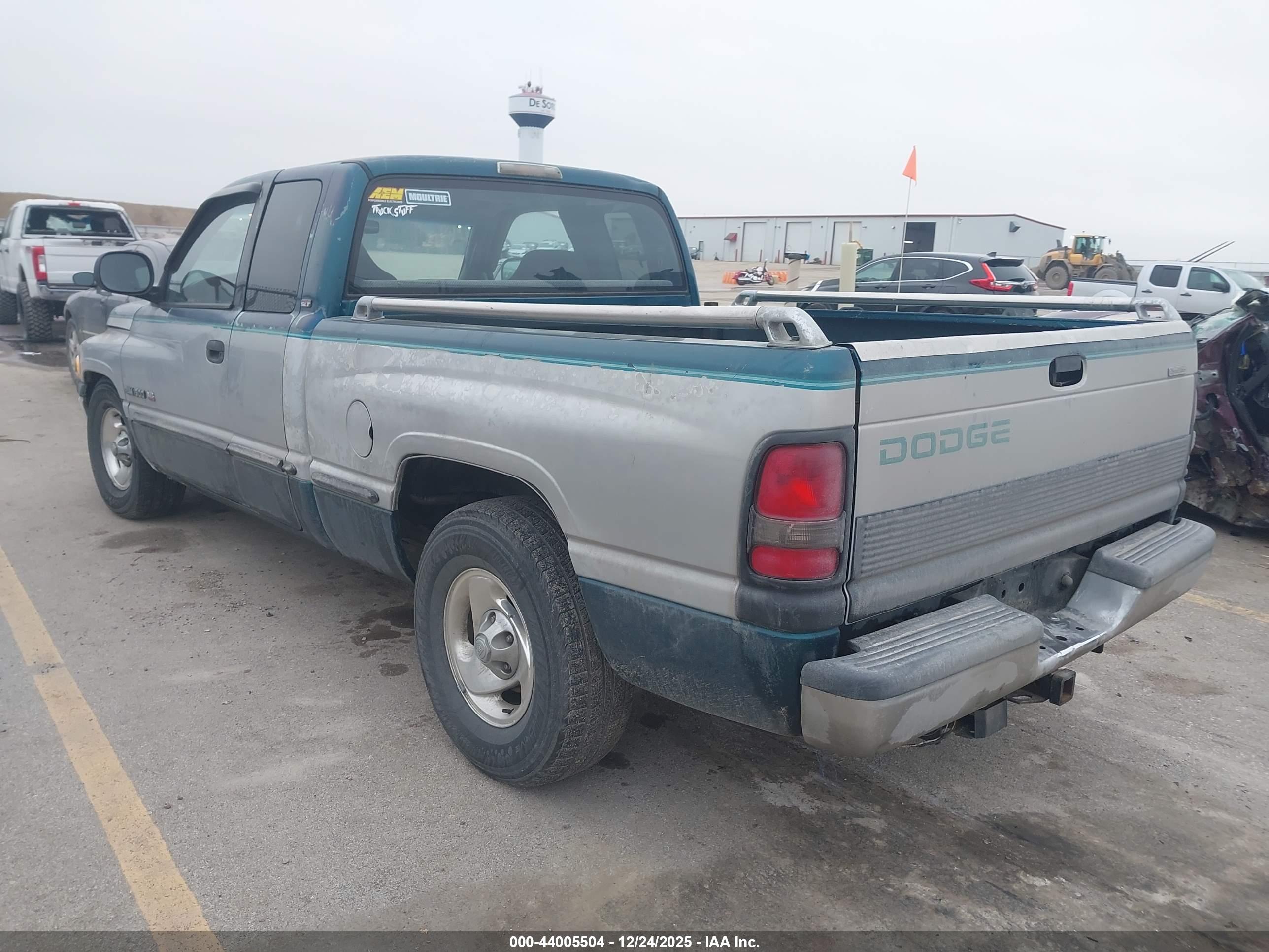 DODGE RAM image 3