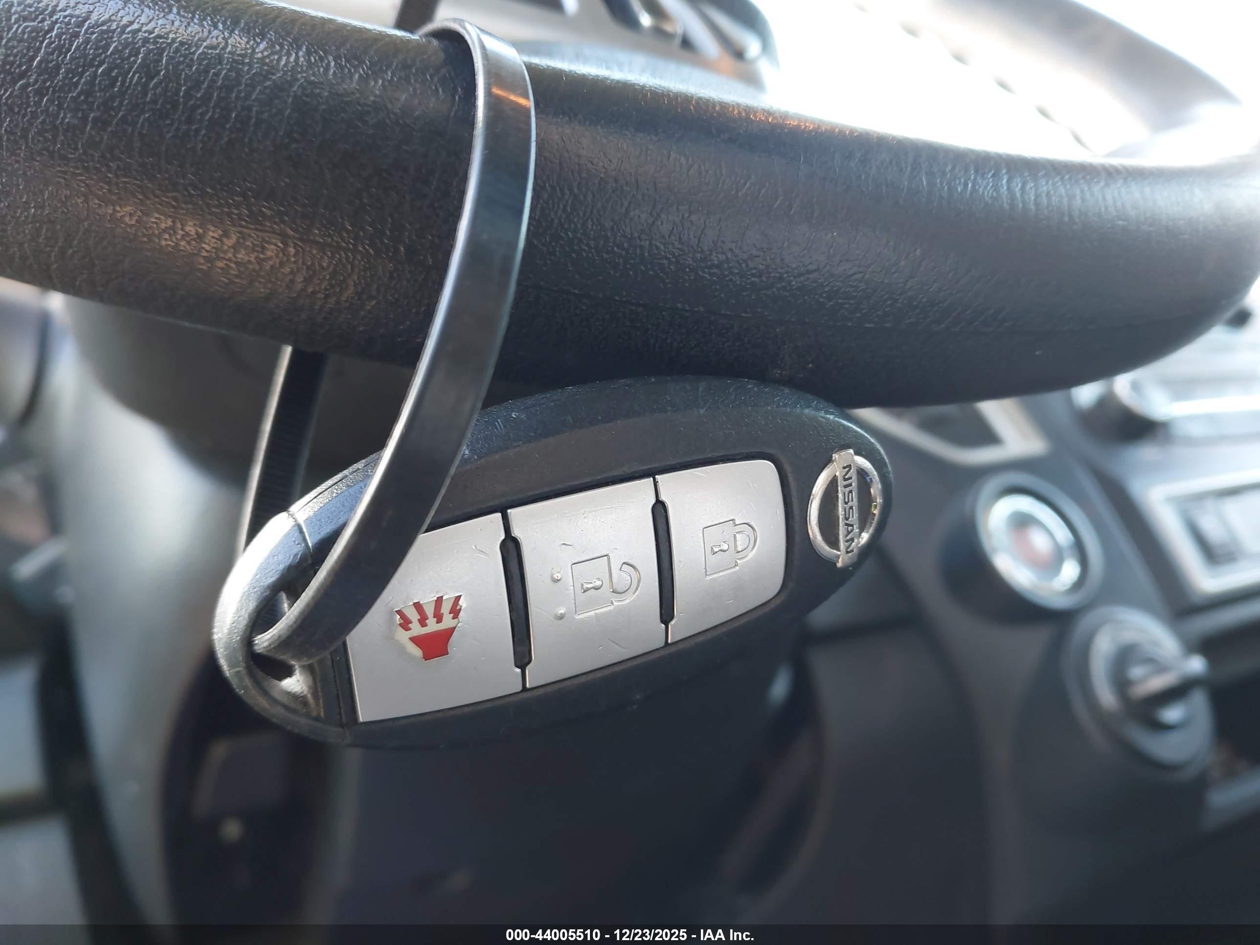 NISSAN TITAN image 11
