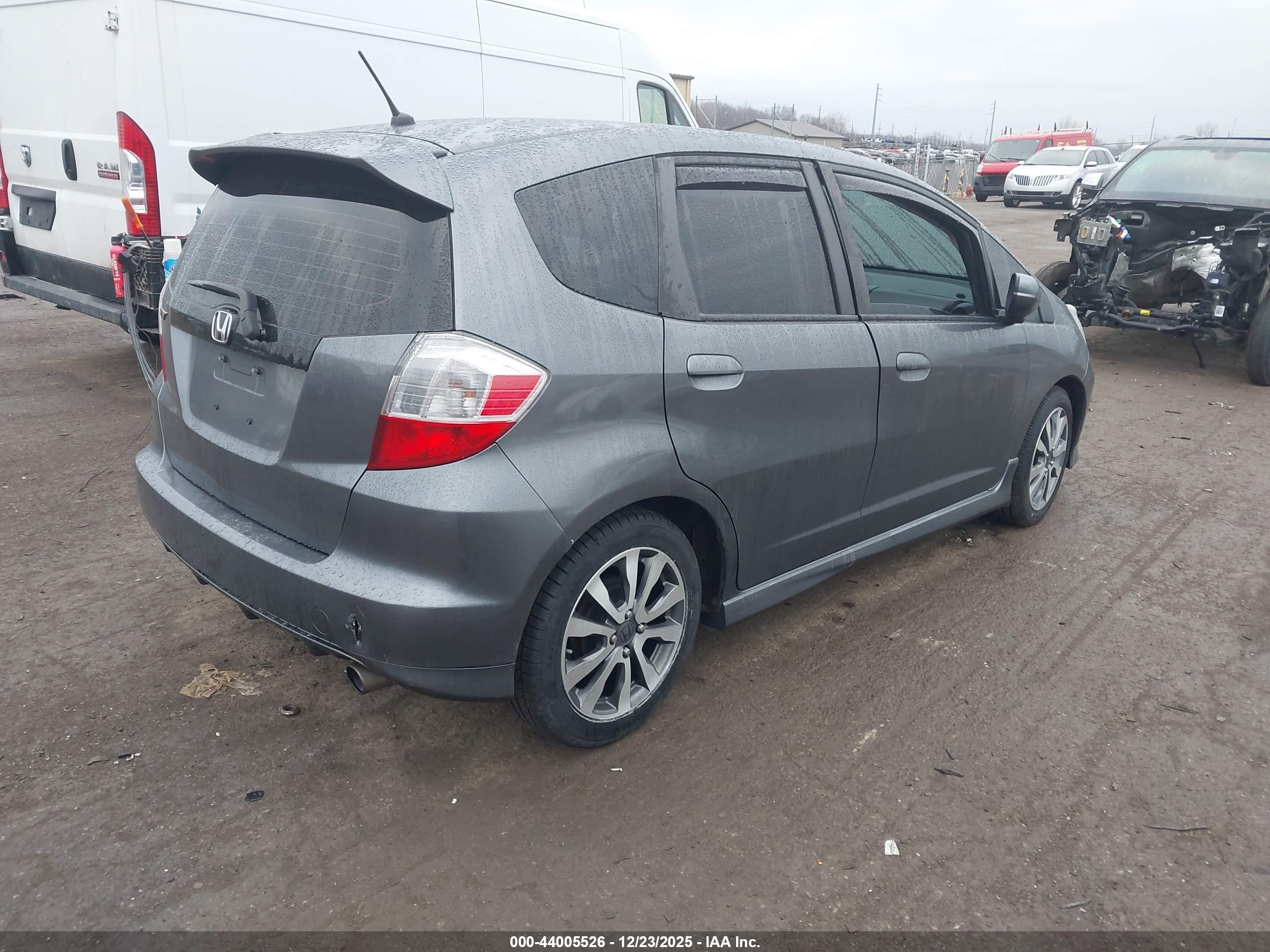HONDA FIT image 4
