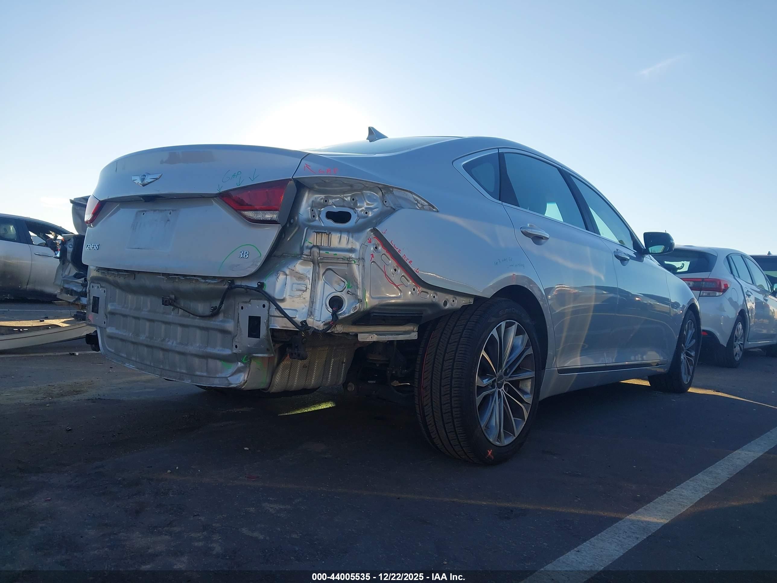 HYUNDAI GENESIS image 4