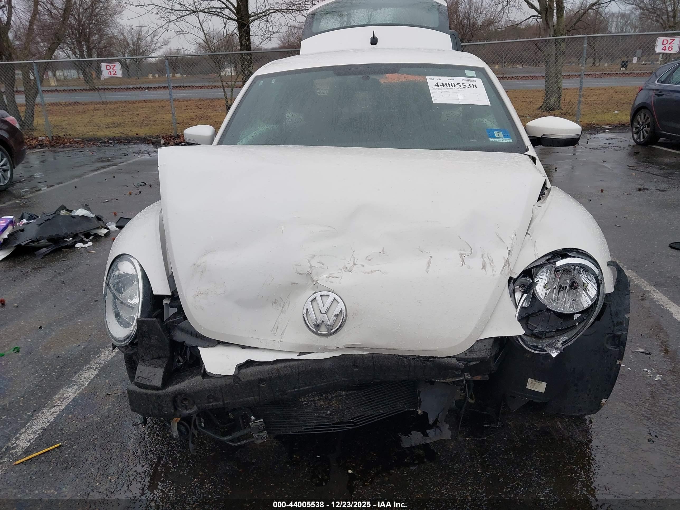 VOLKSWAGEN BEETLE image 6