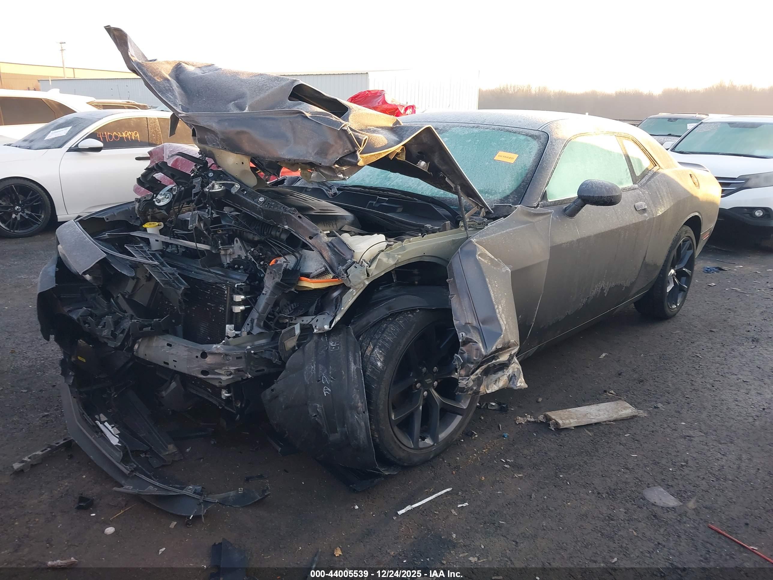 DODGE CHALLENGER image 2