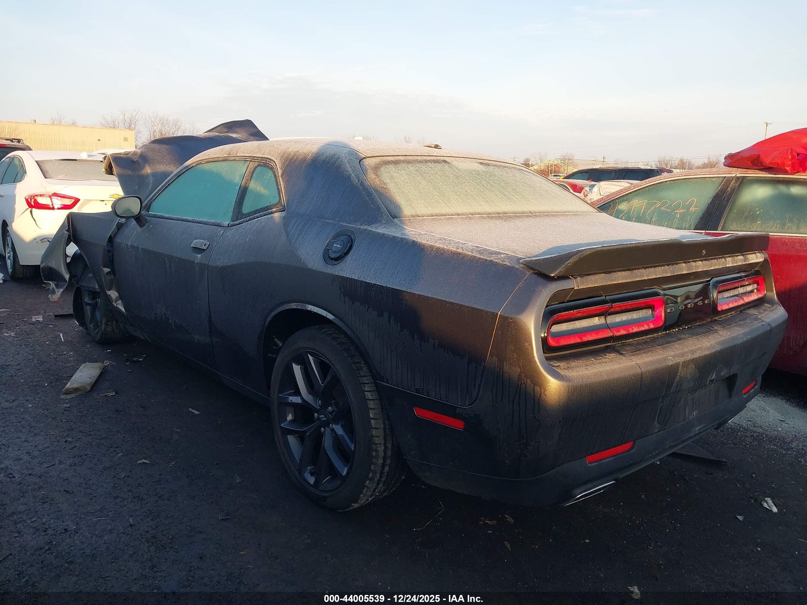 DODGE CHALLENGER image 3