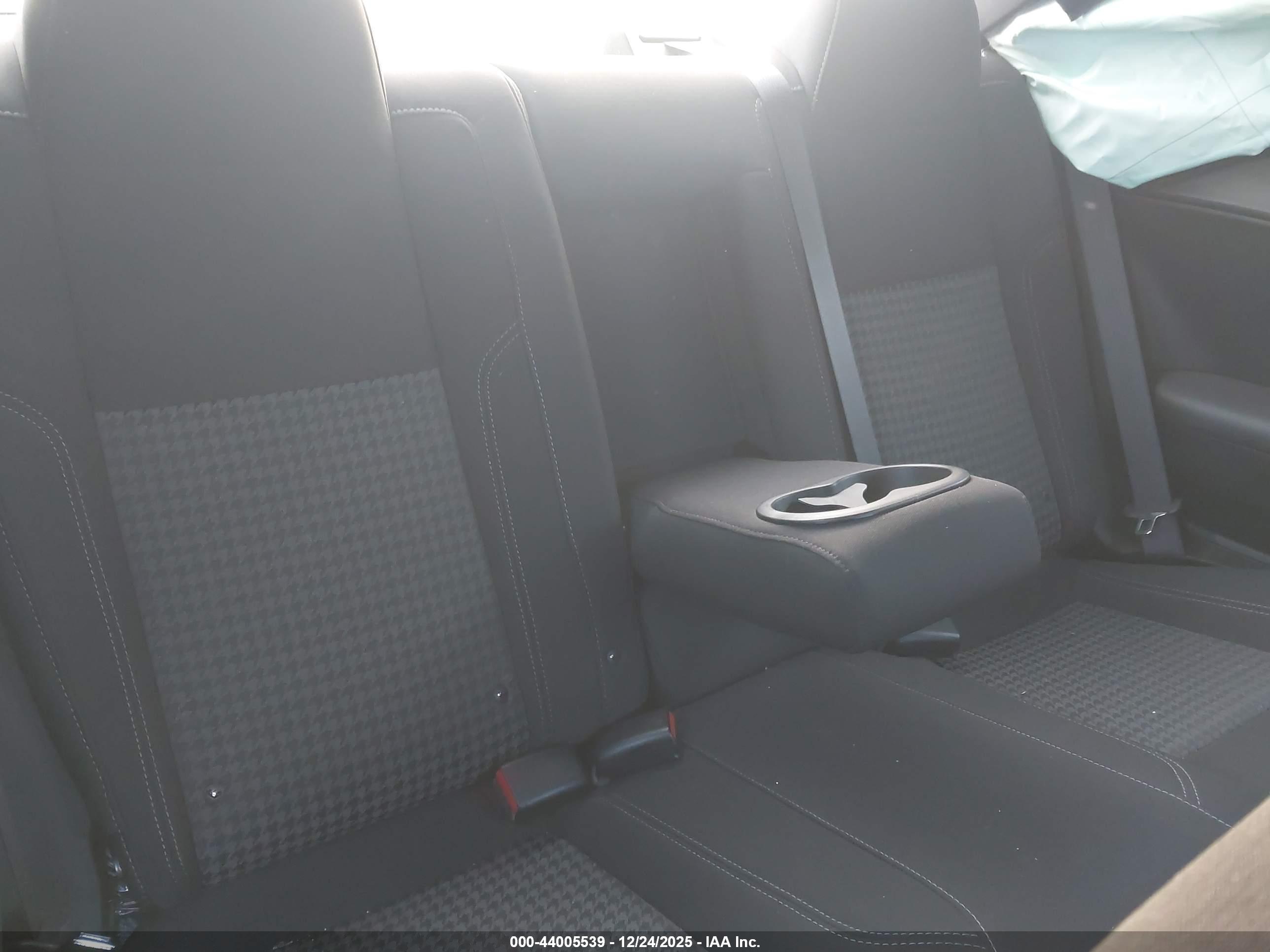 DODGE CHALLENGER image 8