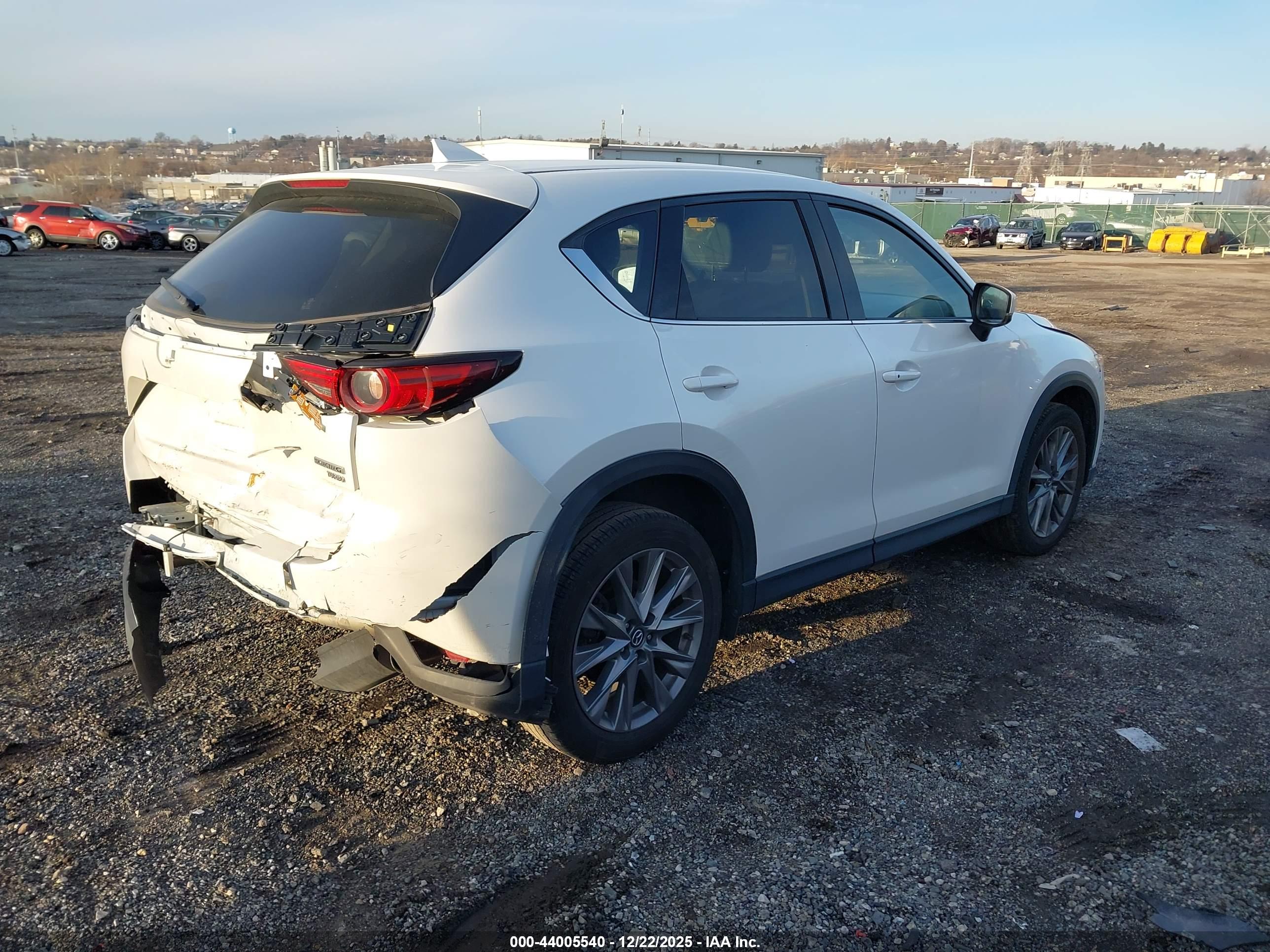 MAZDA CX-5 image 4