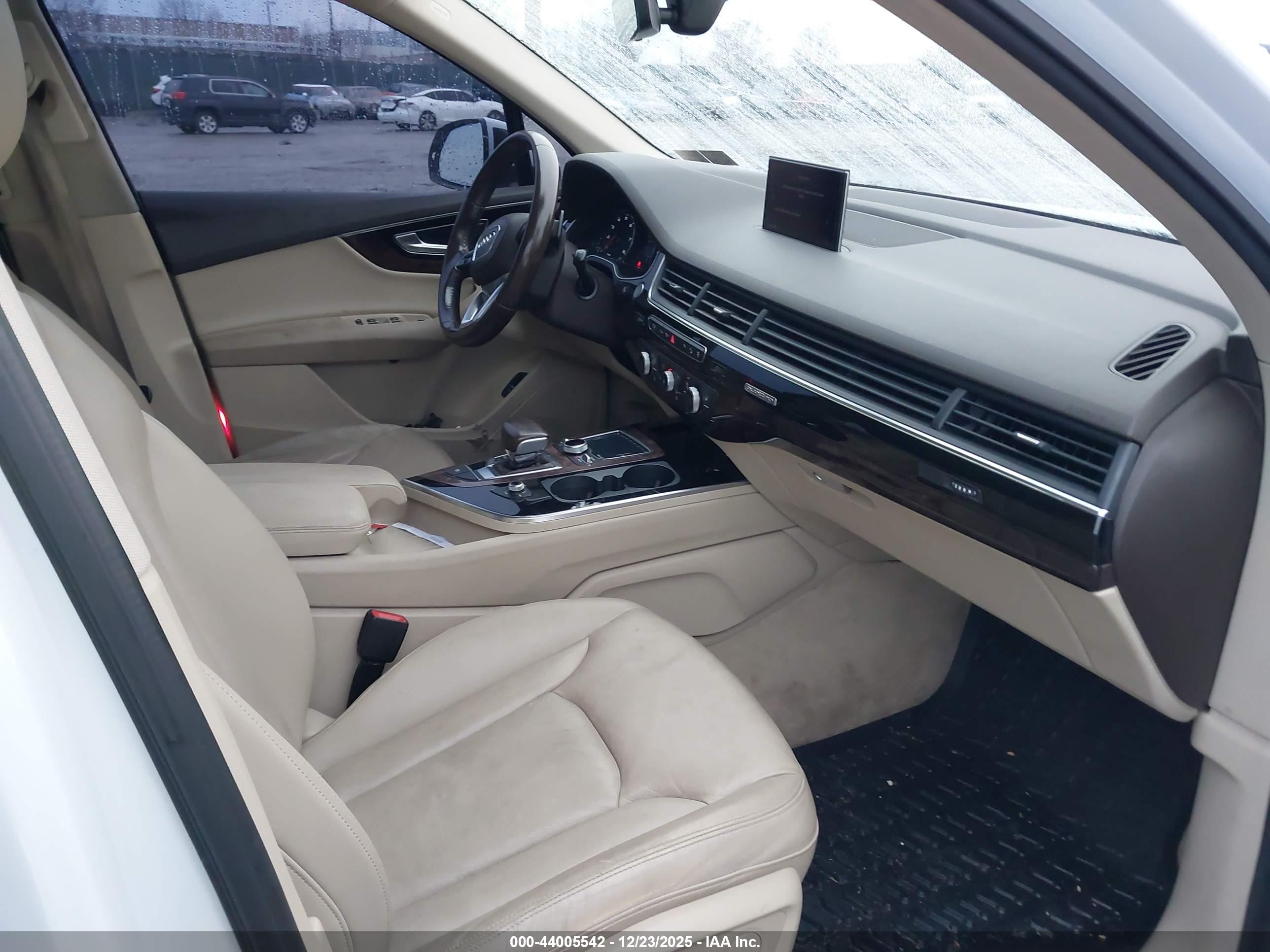 AUDI Q7 image 5