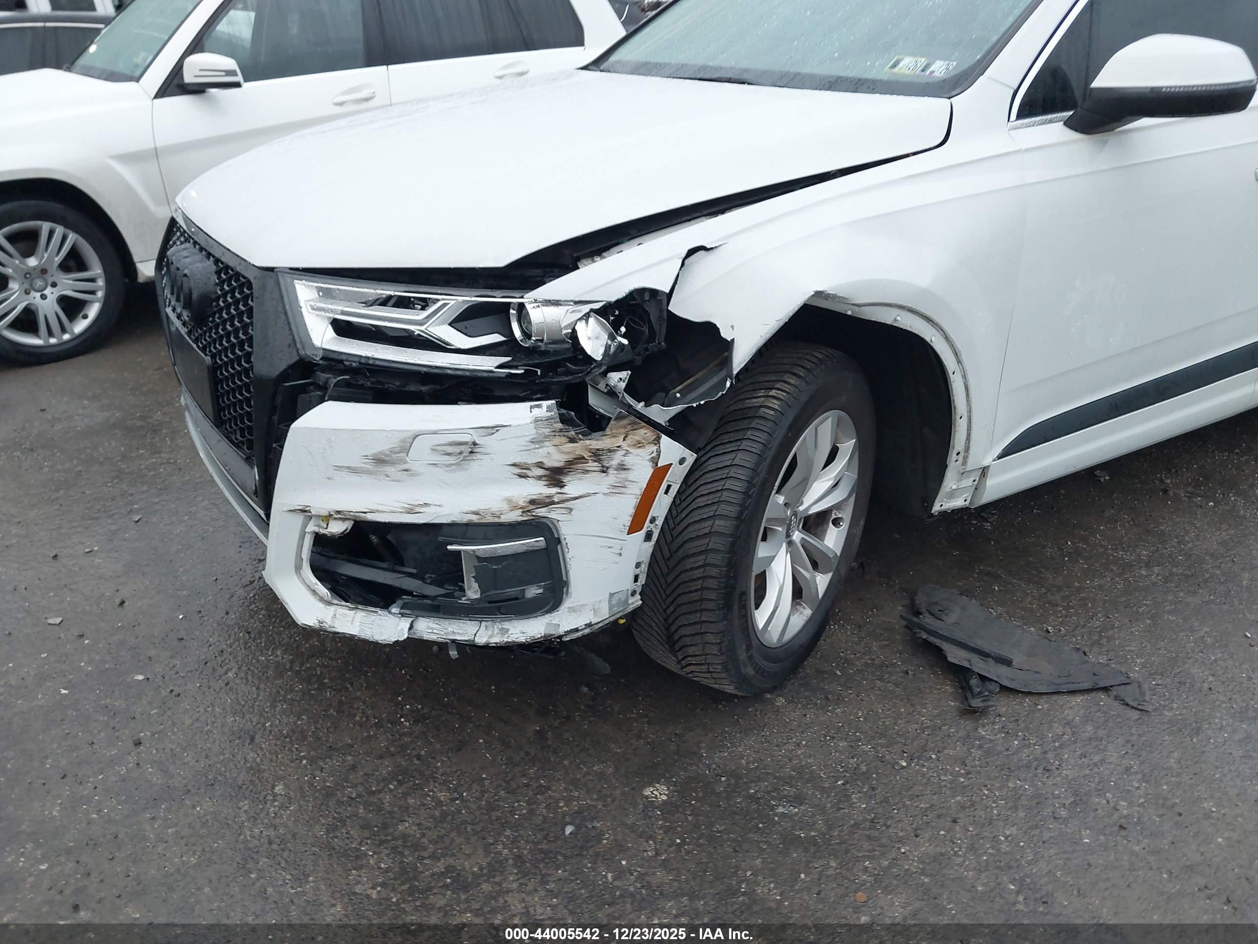 AUDI Q7 image 6