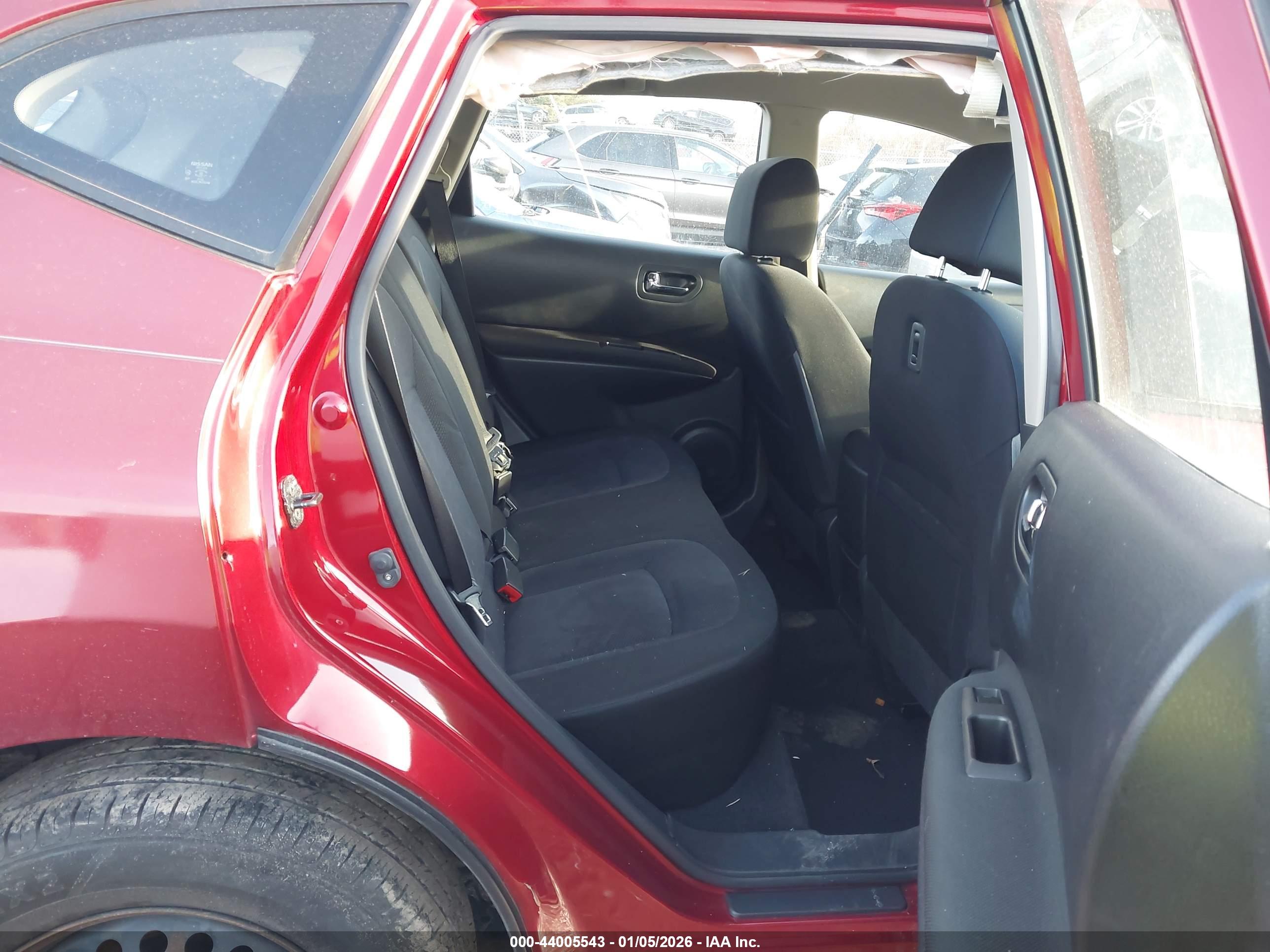 NISSAN ROGUE image 8