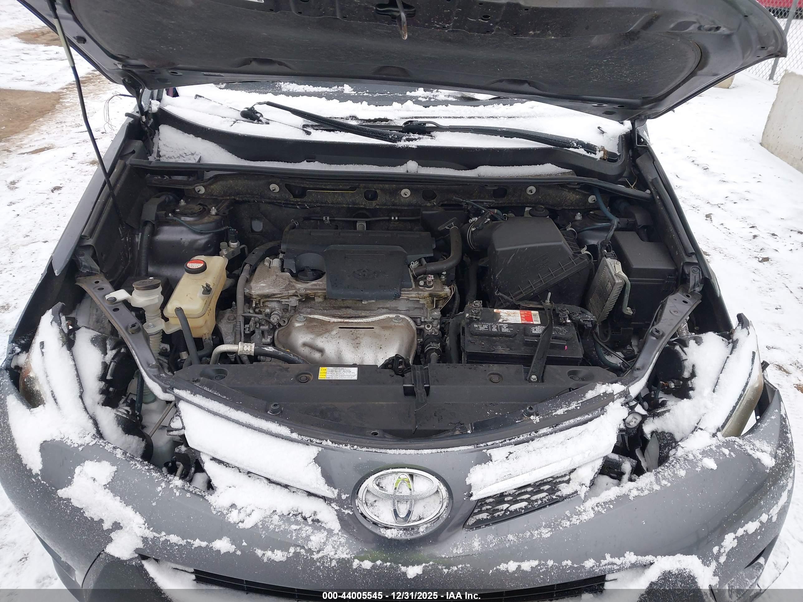TOYOTA RAV4 image 10