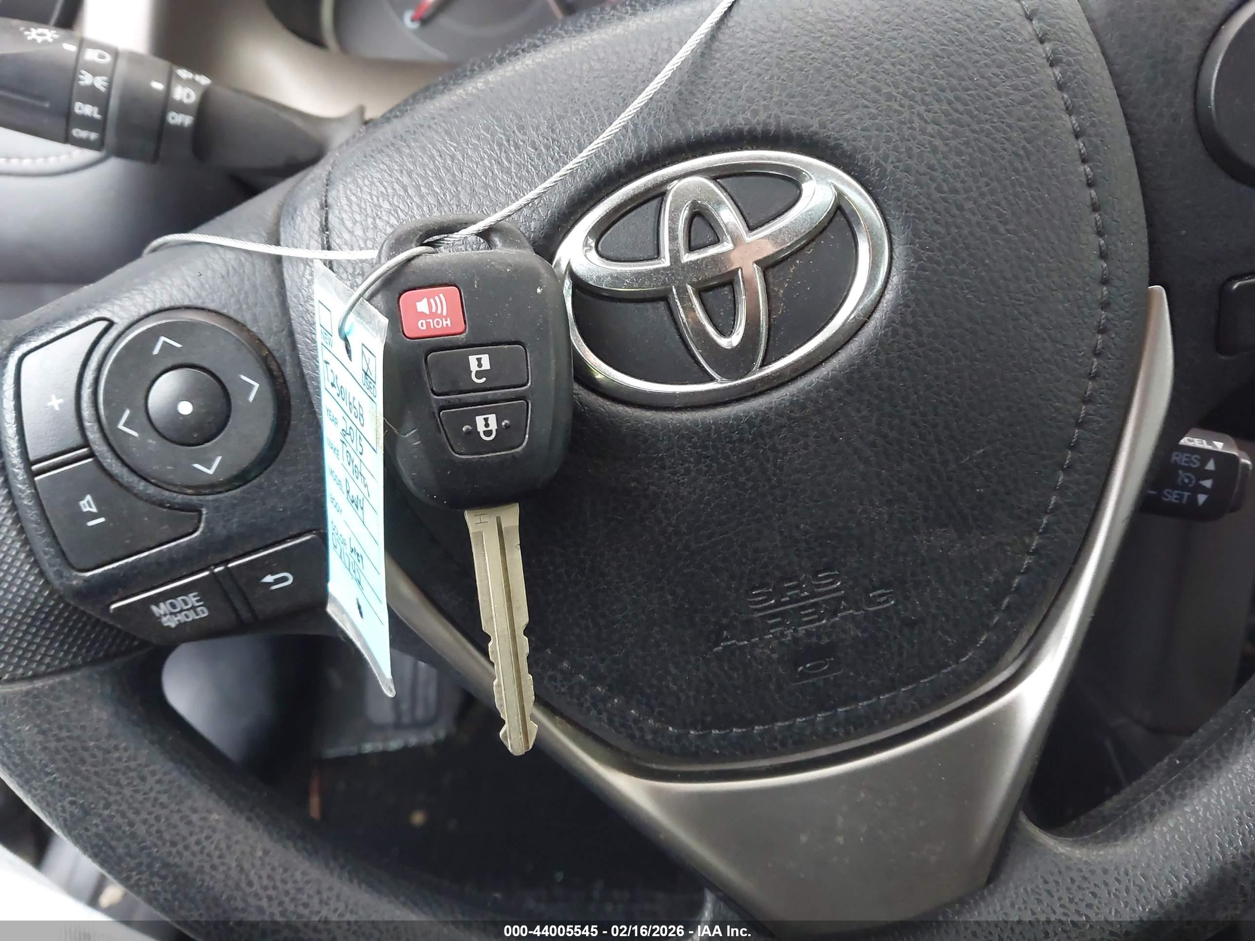 TOYOTA RAV4 image 11