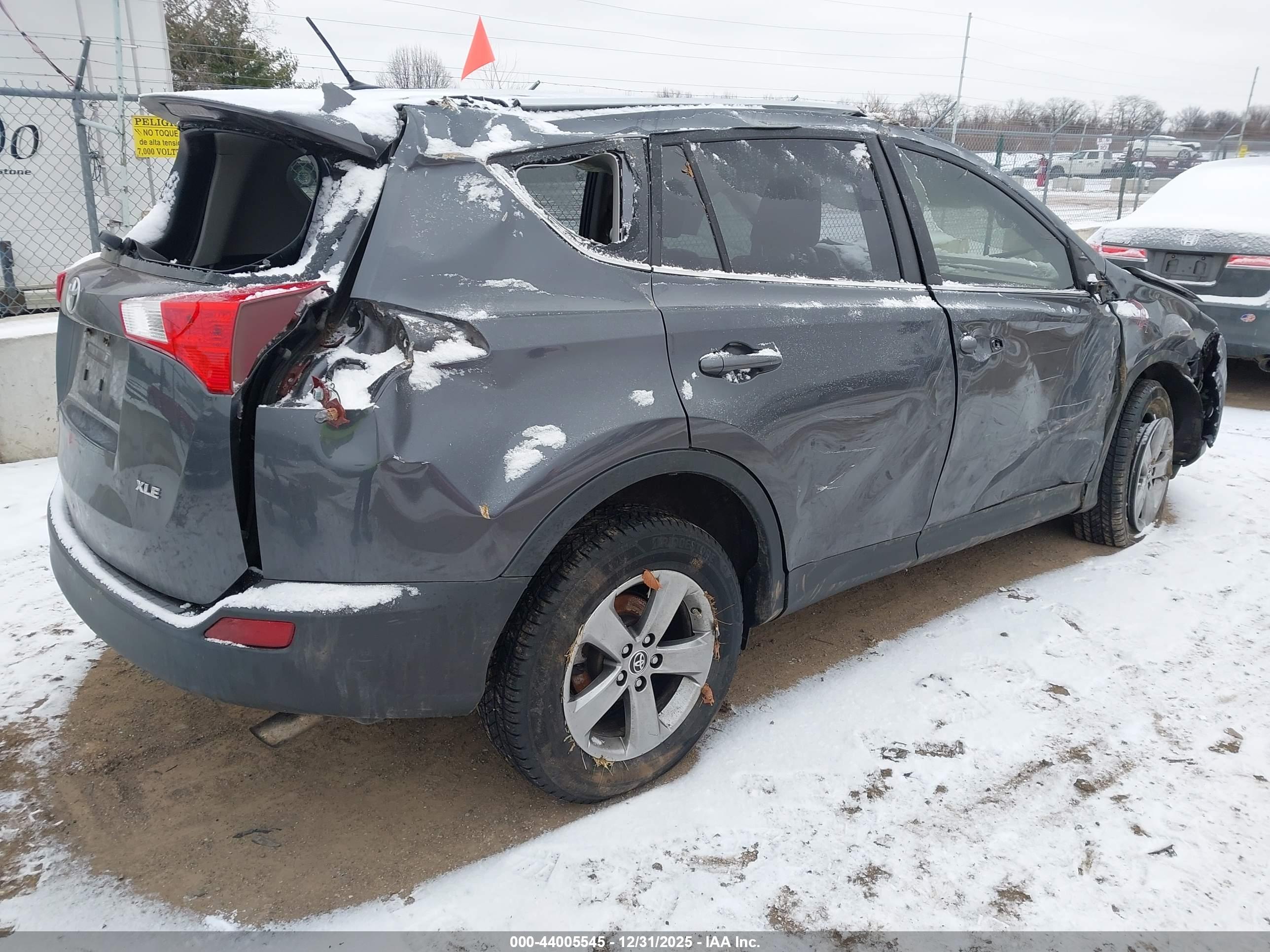 TOYOTA RAV4 image 4