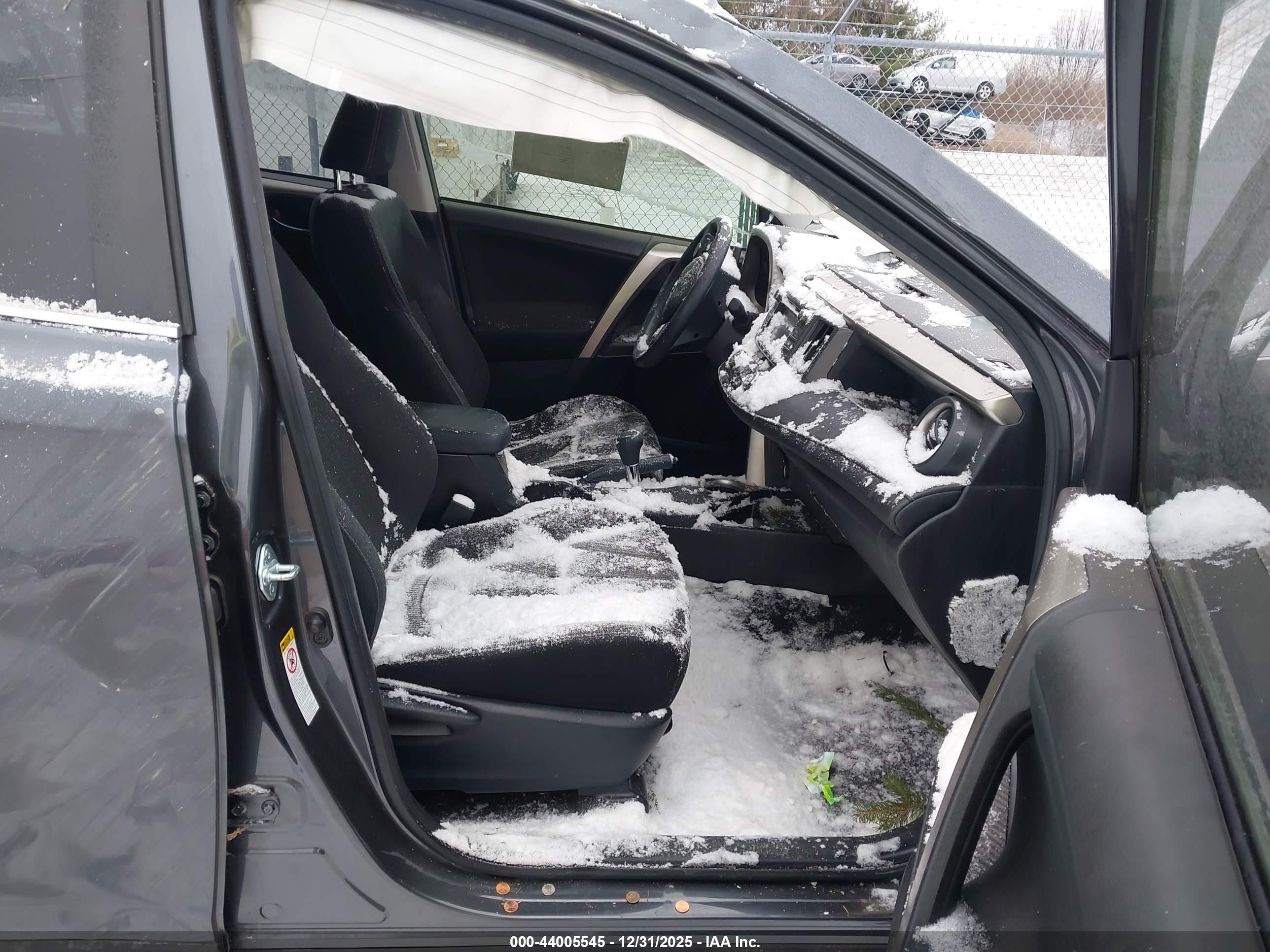 TOYOTA RAV4 image 5