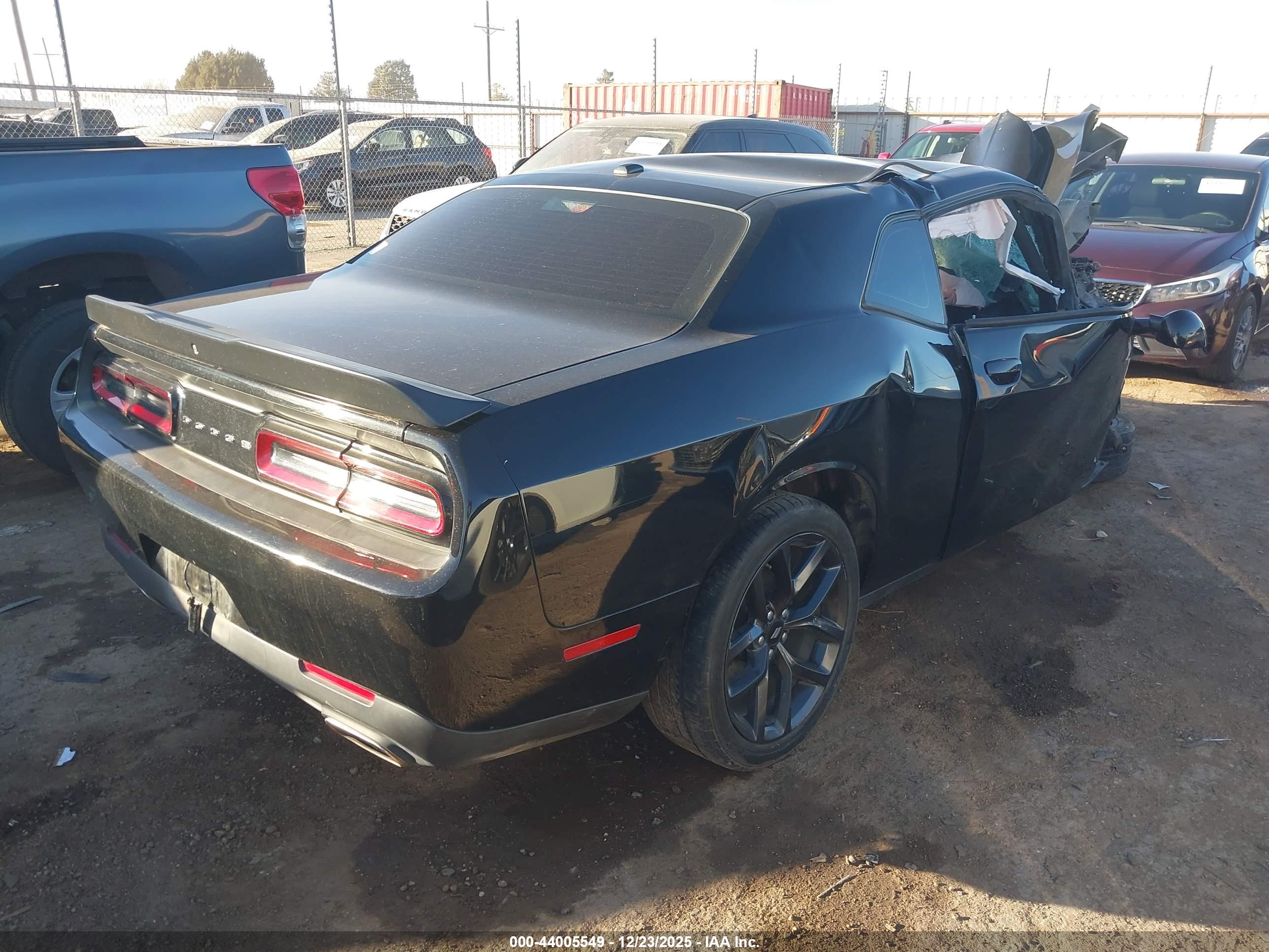 DODGE CHALLENGER image 4