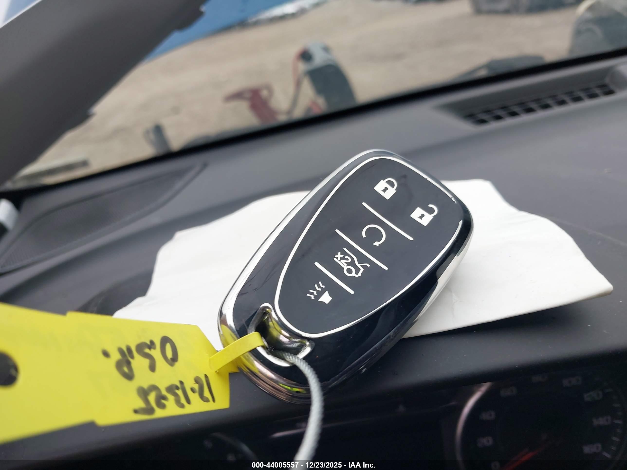 CHEVROLET EQUINOX image 11
