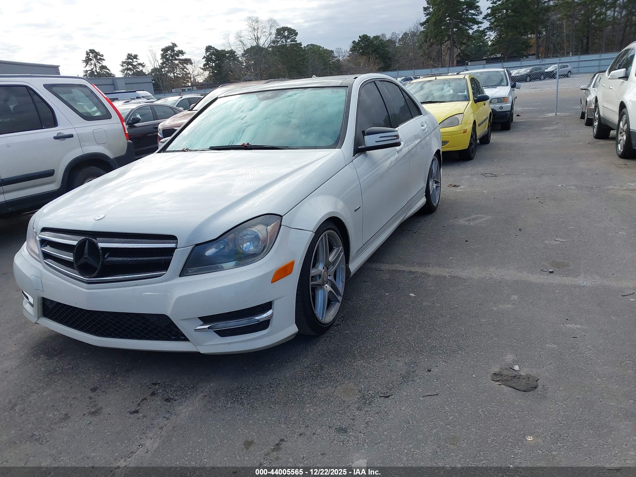 MERCEDES-BENZ C image 2