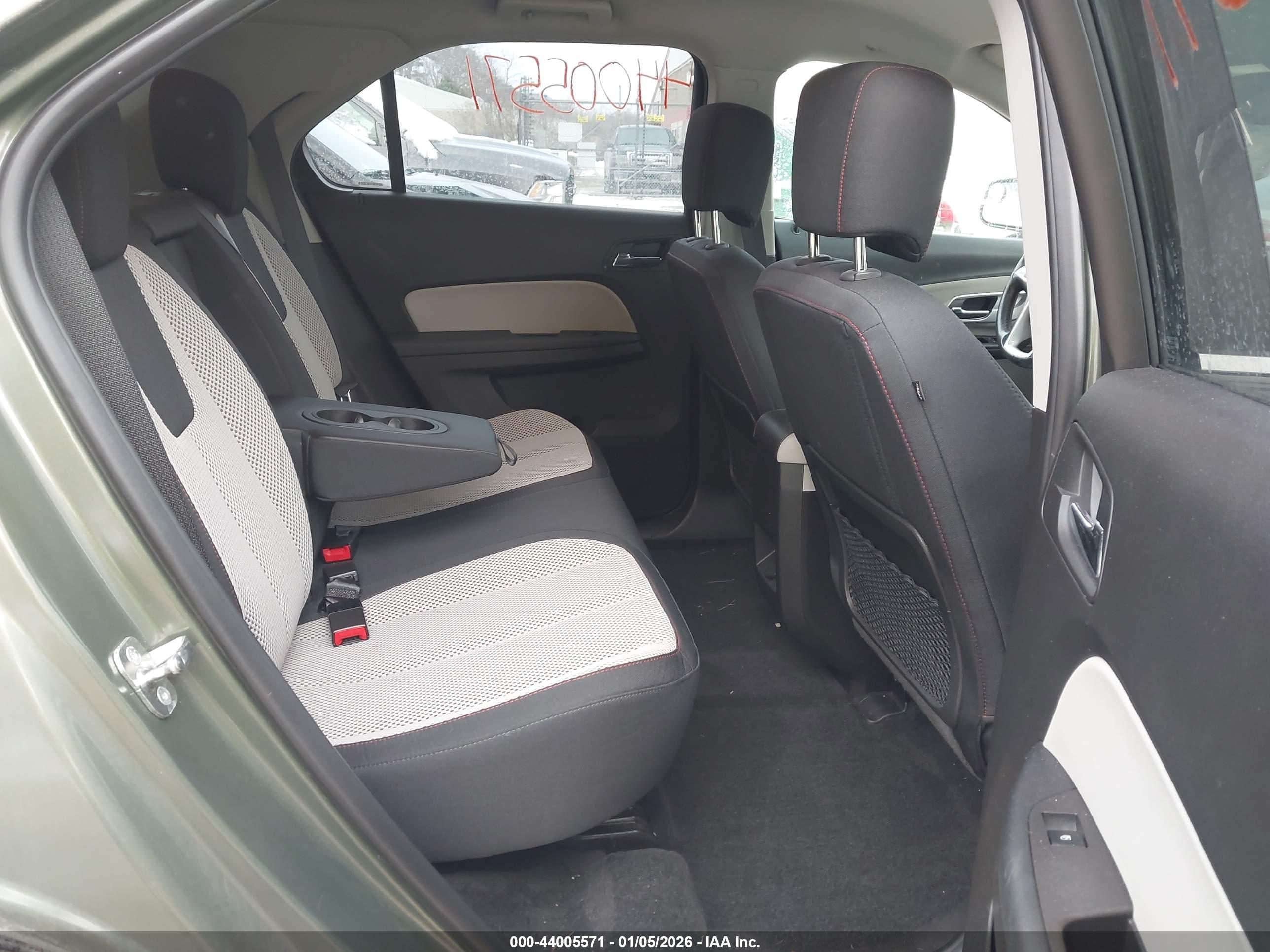 CHEVROLET EQUINOX image 8