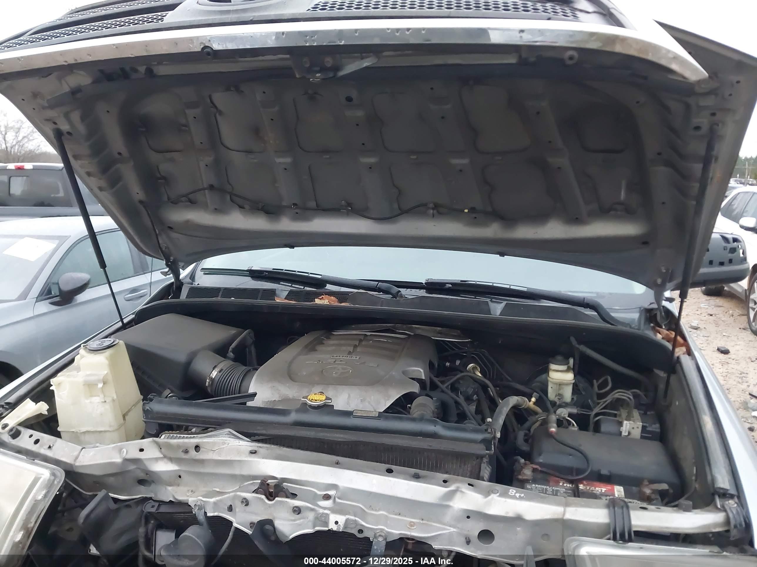 TOYOTA TUNDRA image 10