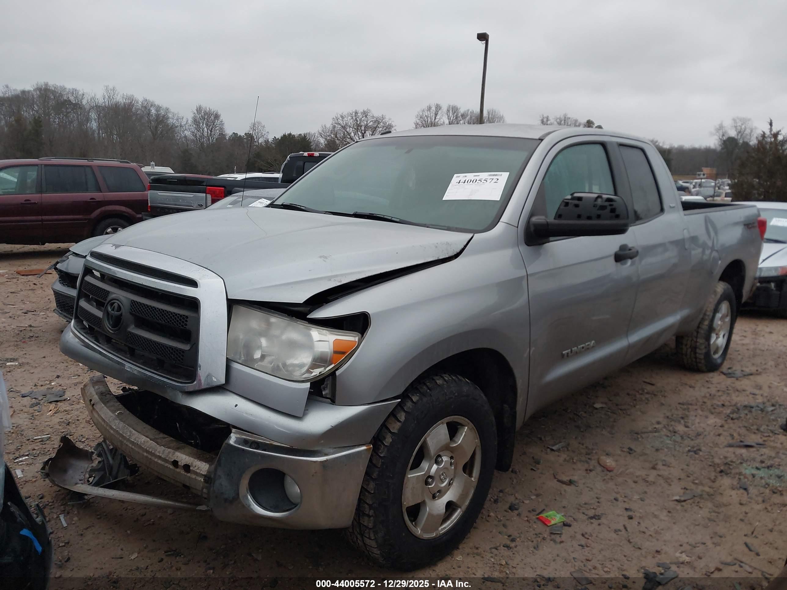 TOYOTA TUNDRA image 2