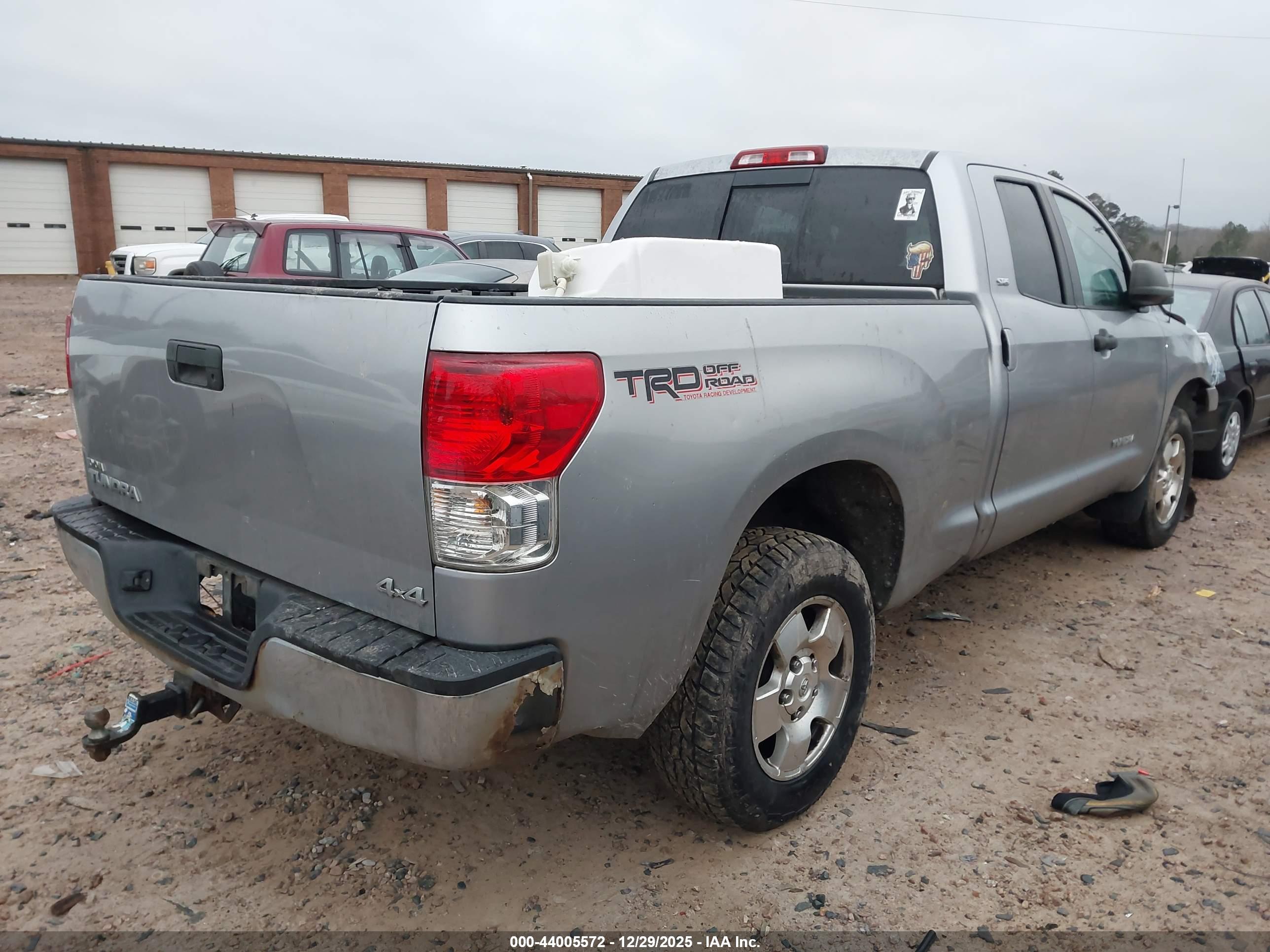 TOYOTA TUNDRA image 4