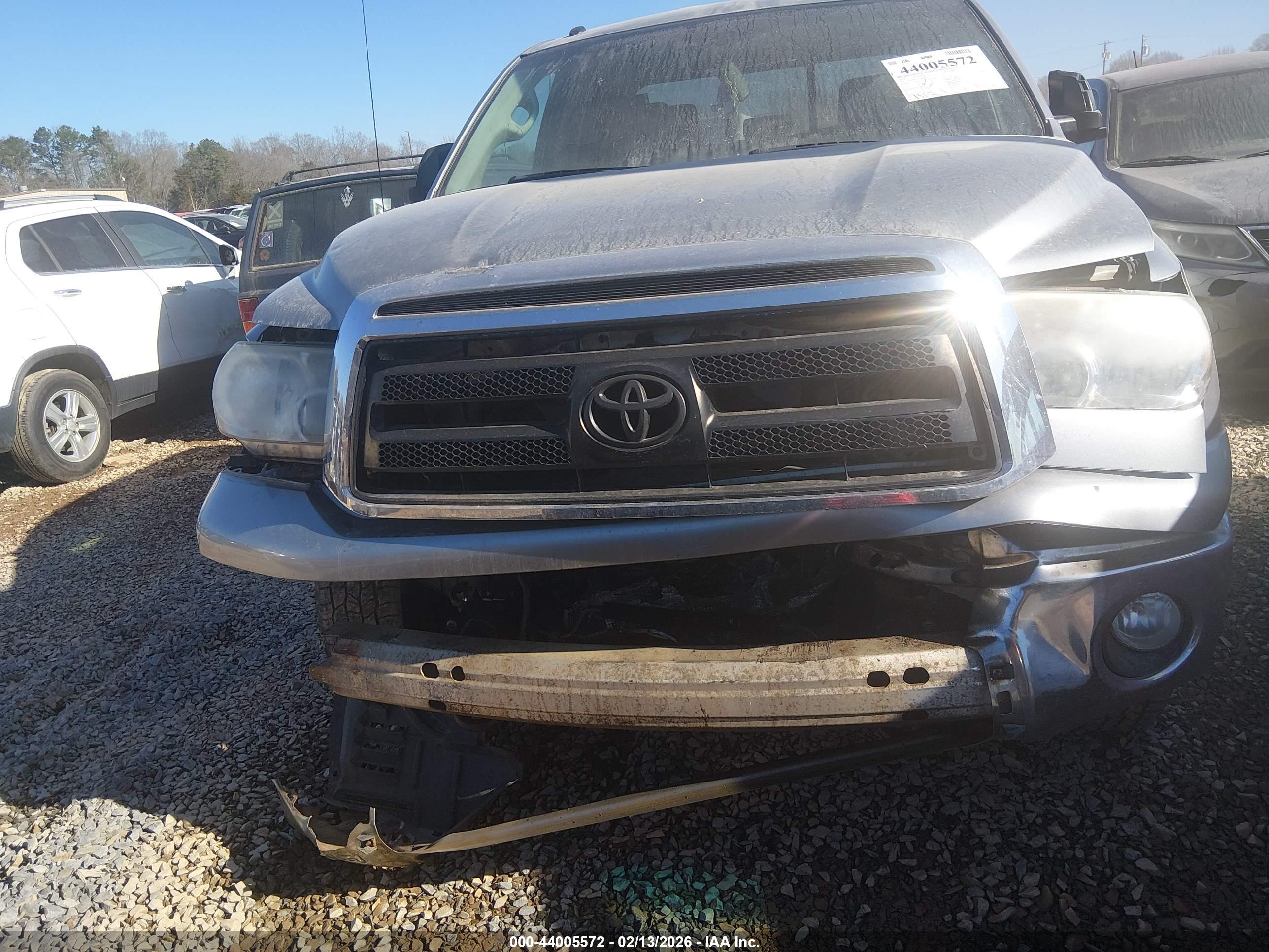 TOYOTA TUNDRA image 6