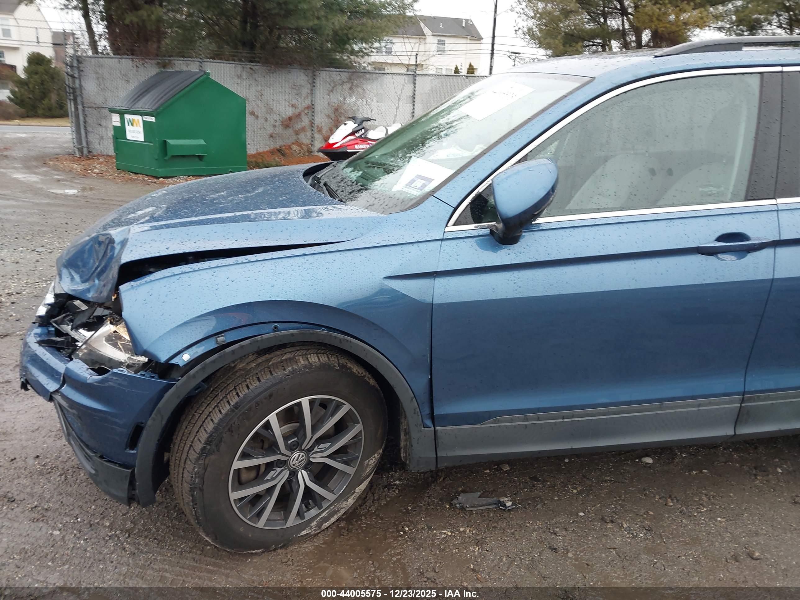 VOLKSWAGEN TIGUAN image 6