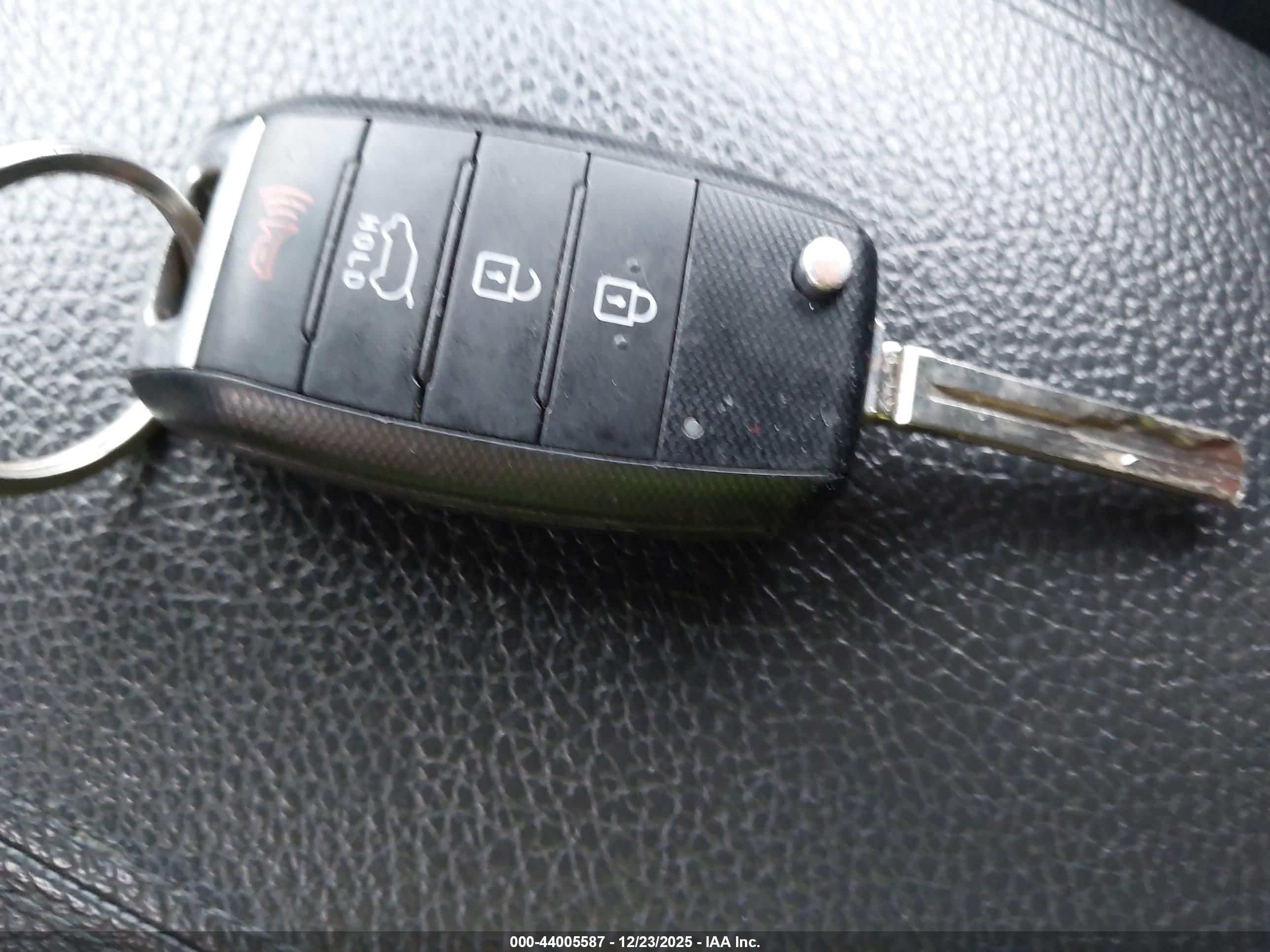 KIA SORENTO image 11