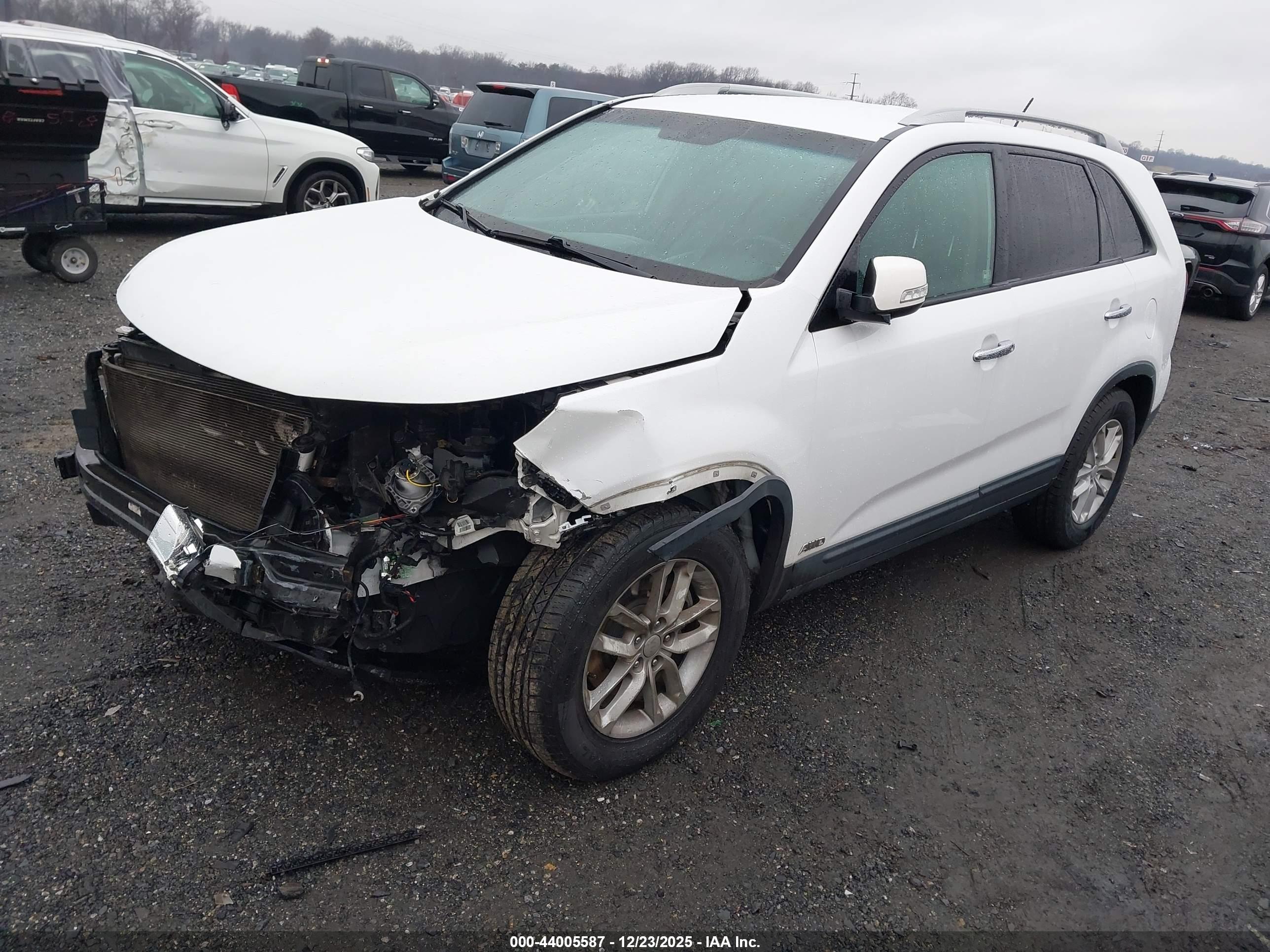 KIA SORENTO image 2