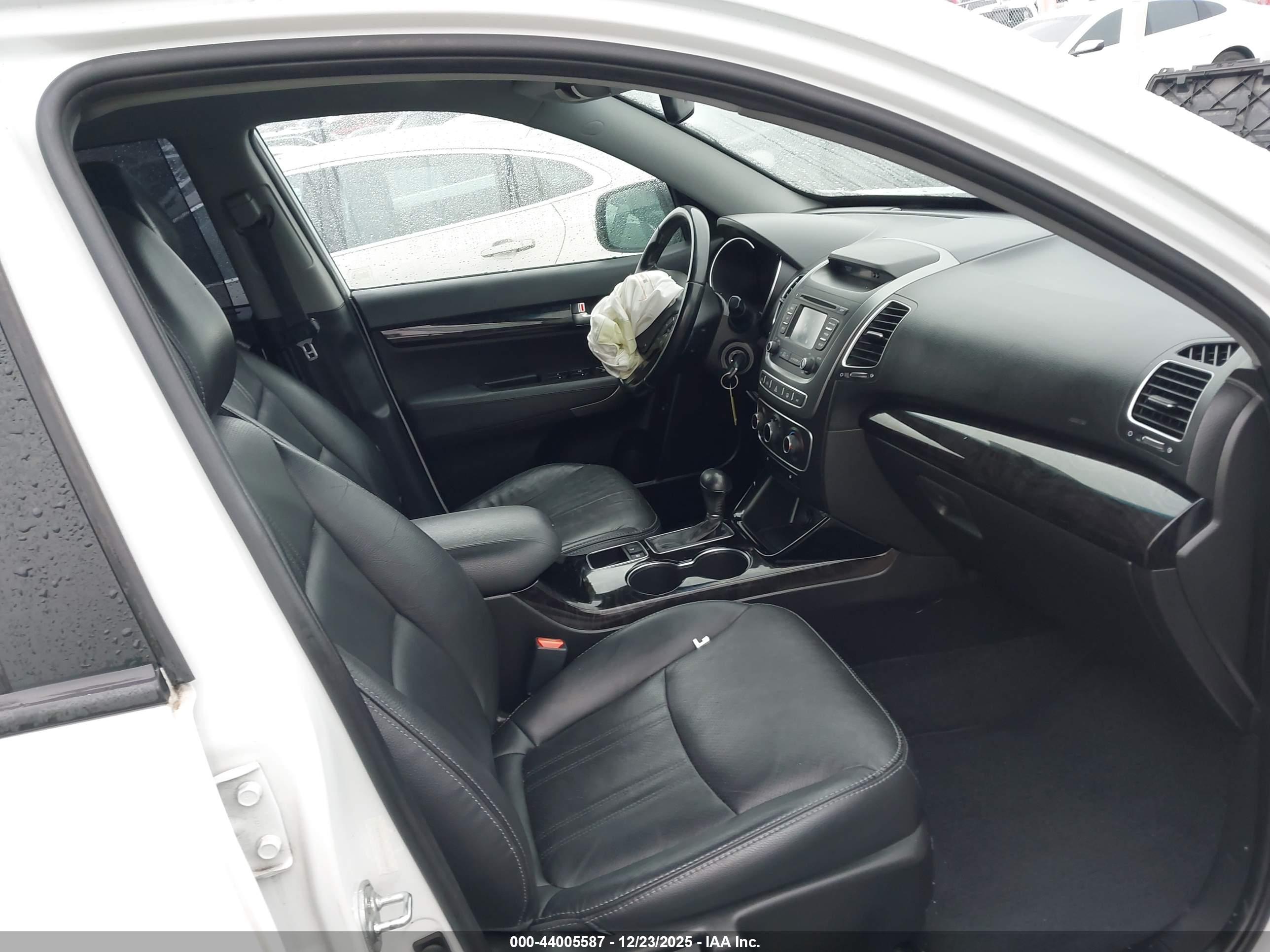 KIA SORENTO image 5