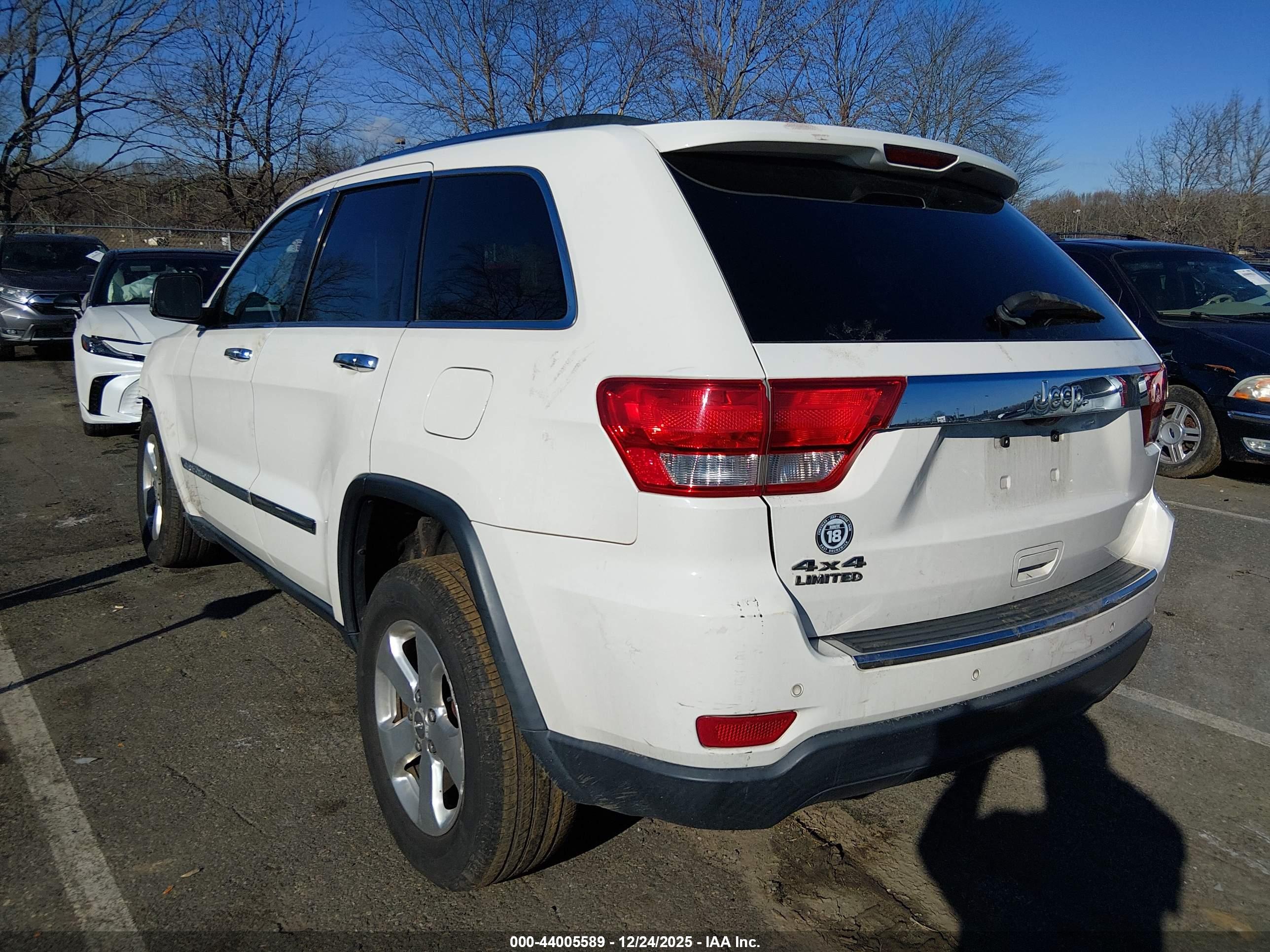 JEEP GRAND image 3