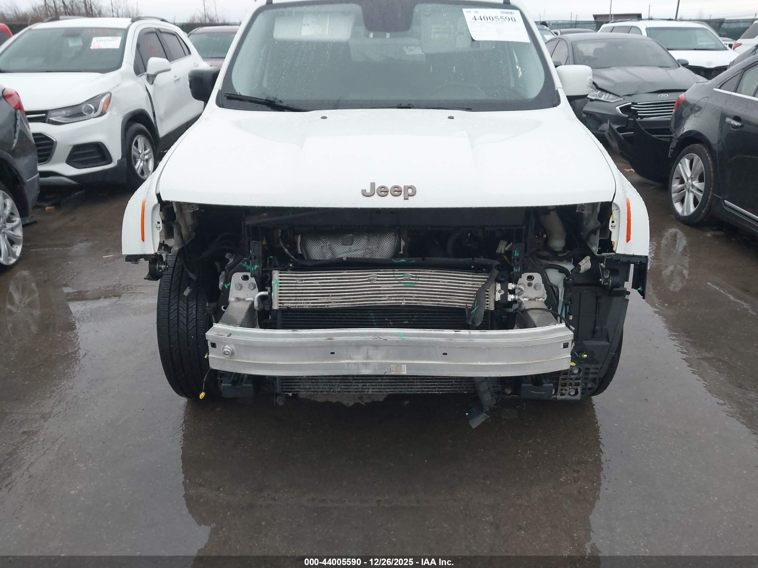 JEEP RENEGADE image 6
