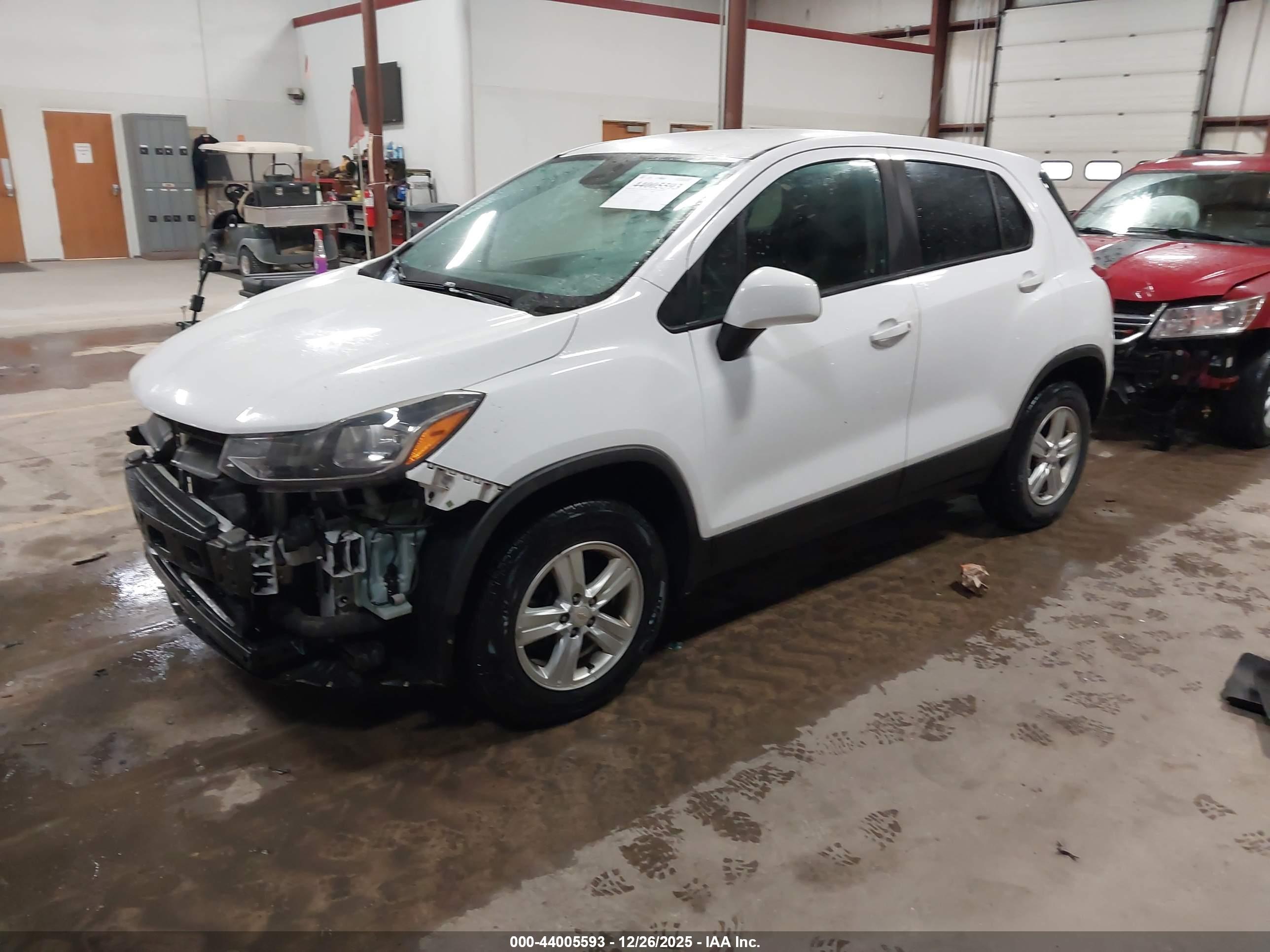 CHEVROLET TRAX image 2