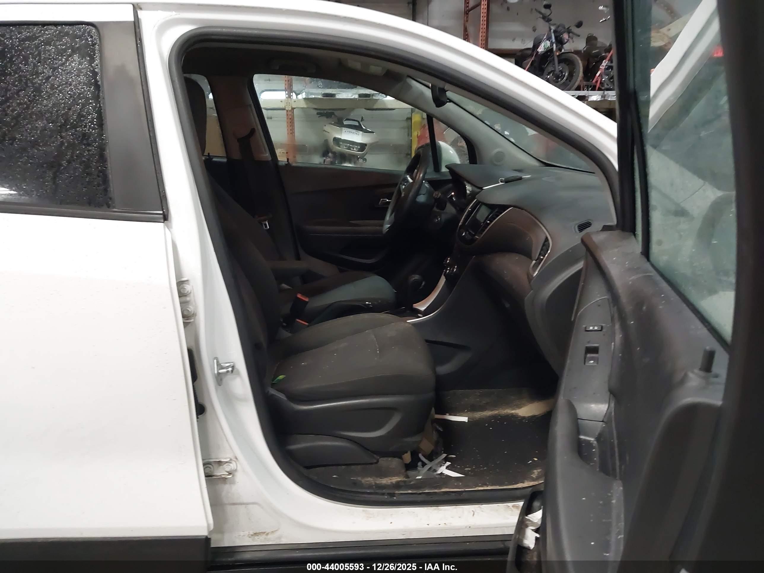 CHEVROLET TRAX image 5