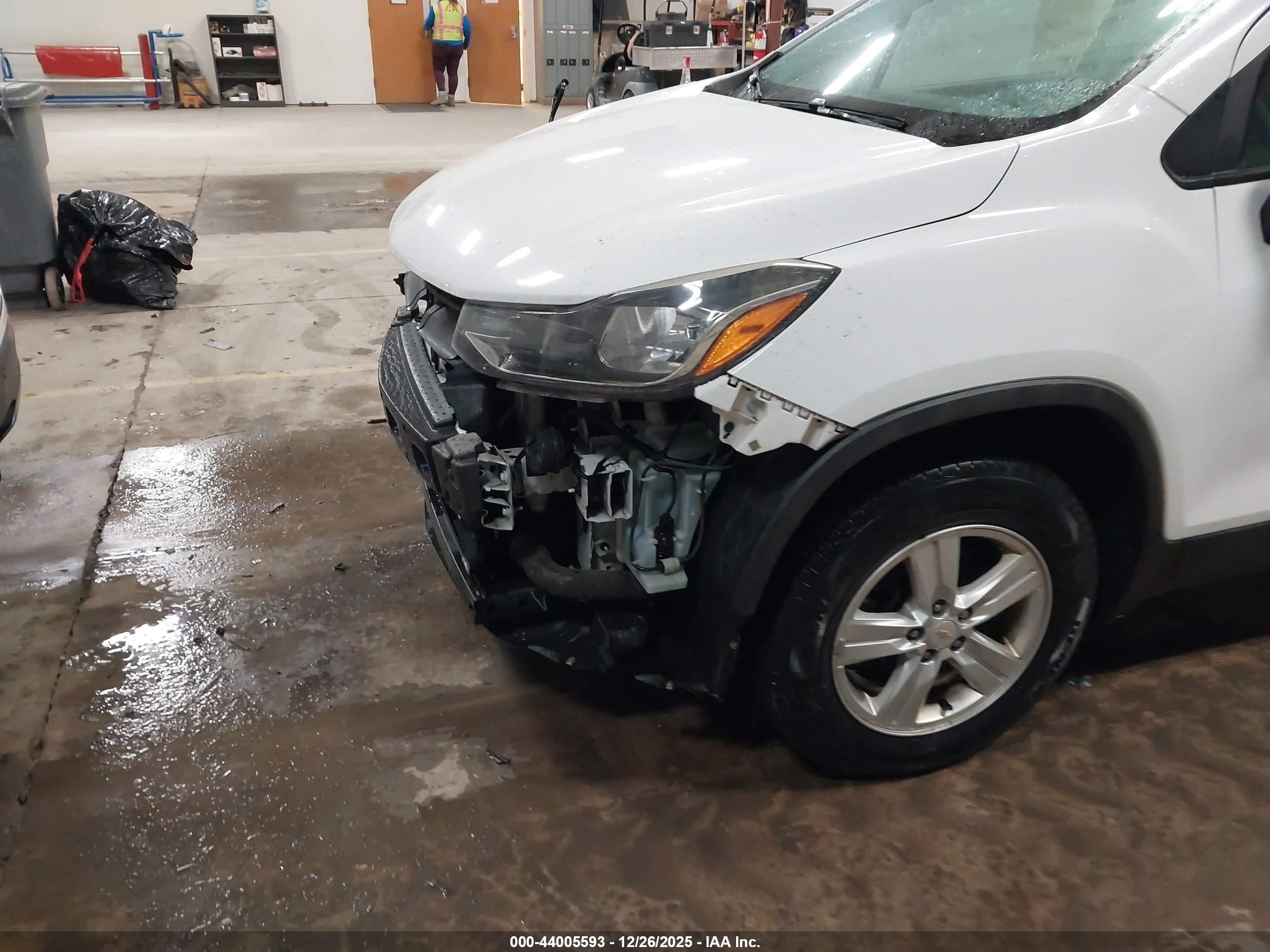 CHEVROLET TRAX image 6