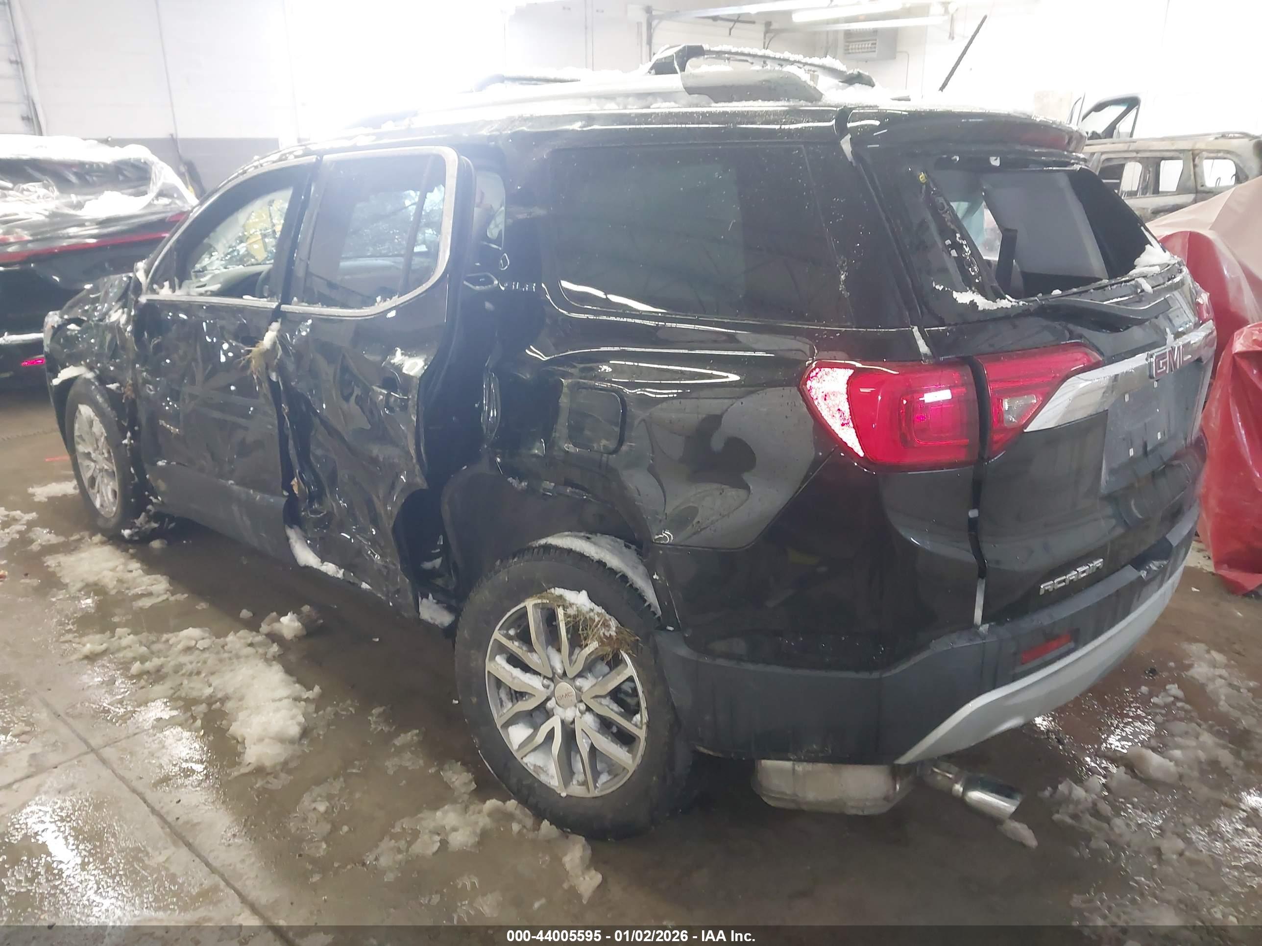 GMC ACADIA image 3