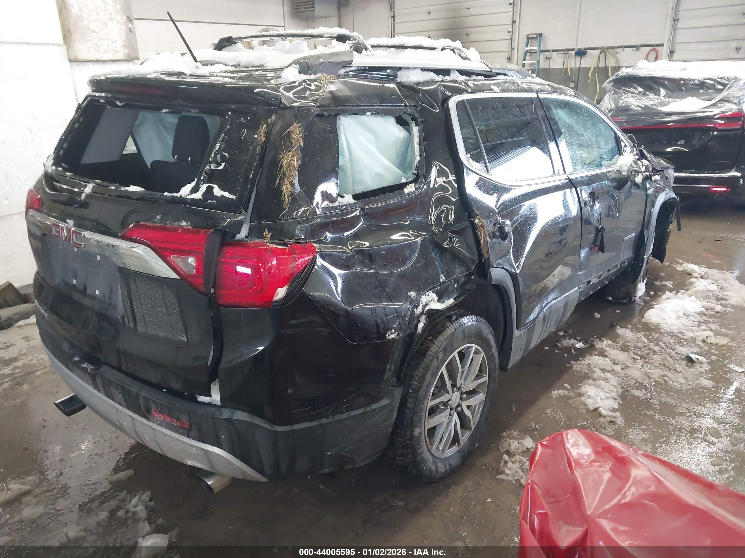 GMC ACADIA image 4