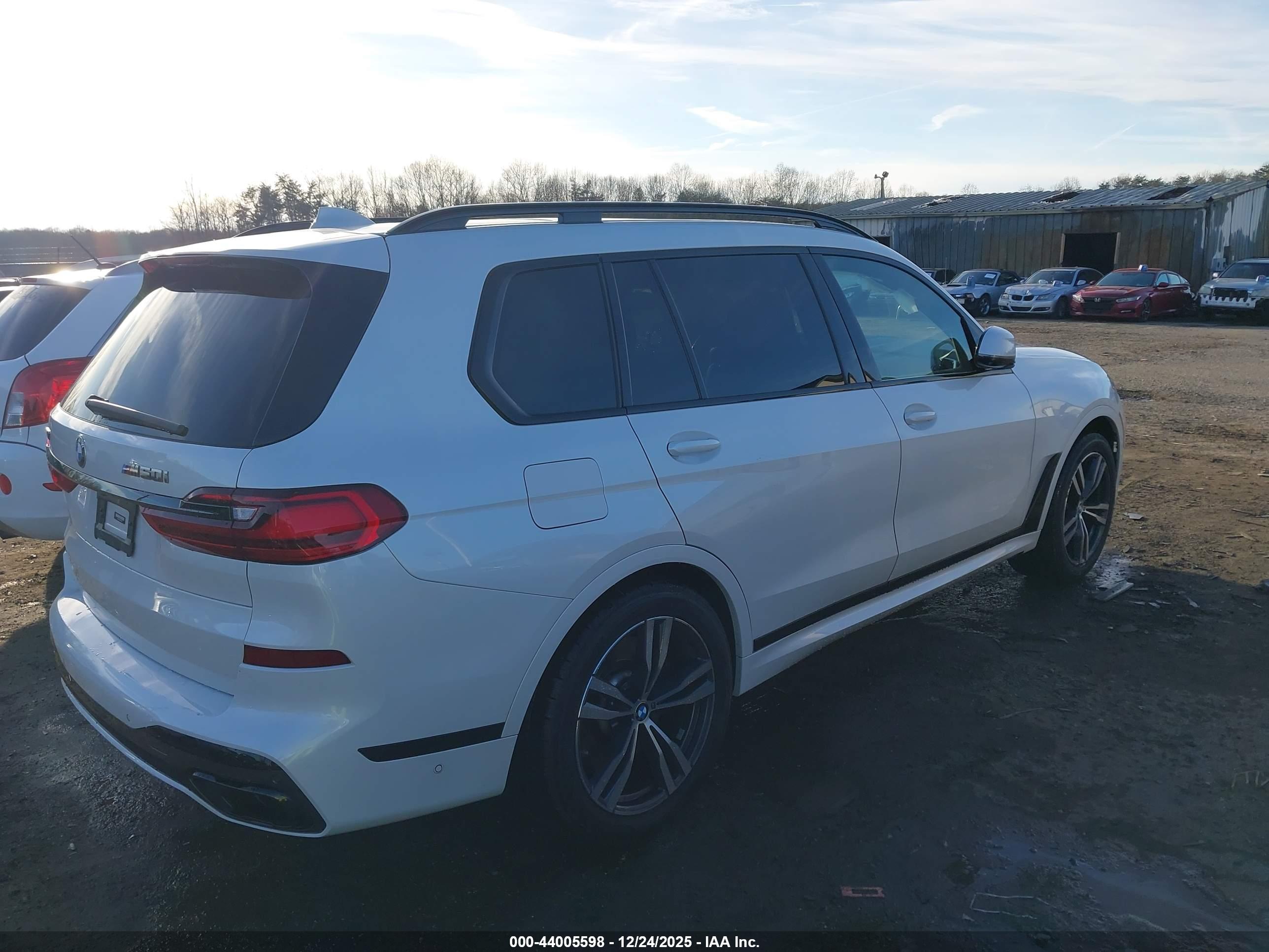 BMW X7 image 4