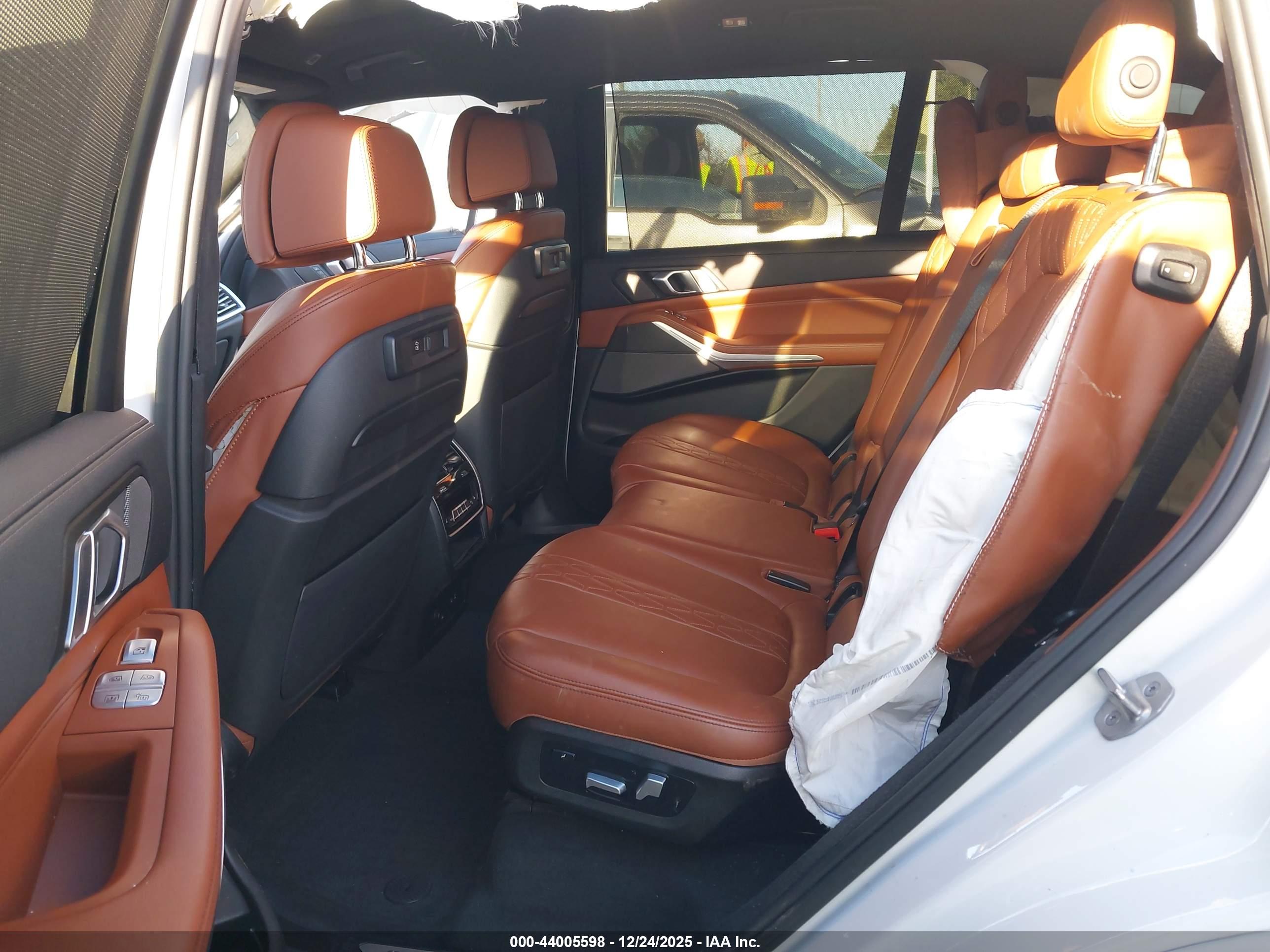 BMW X7 image 8