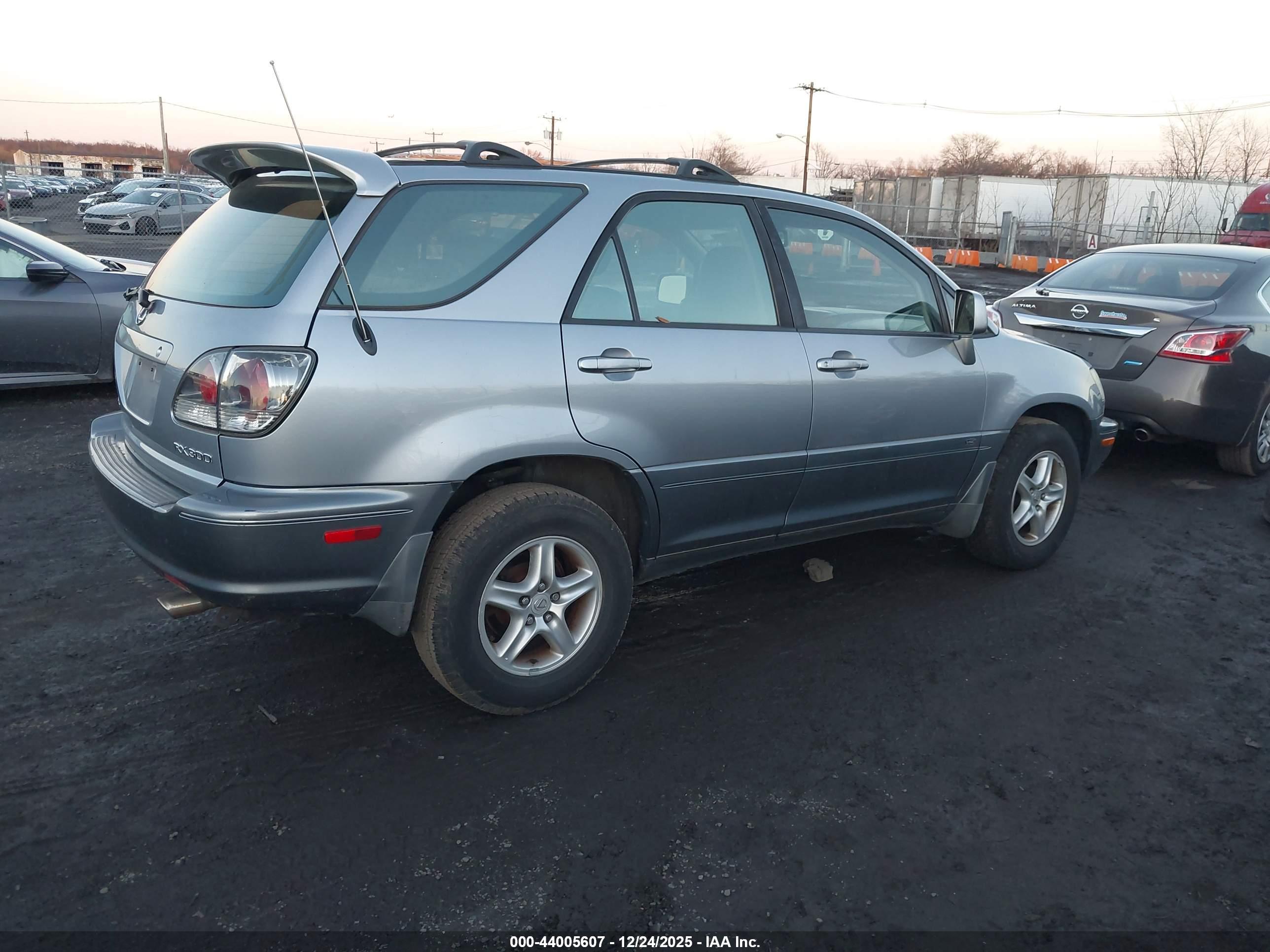 LEXUS RX image 4