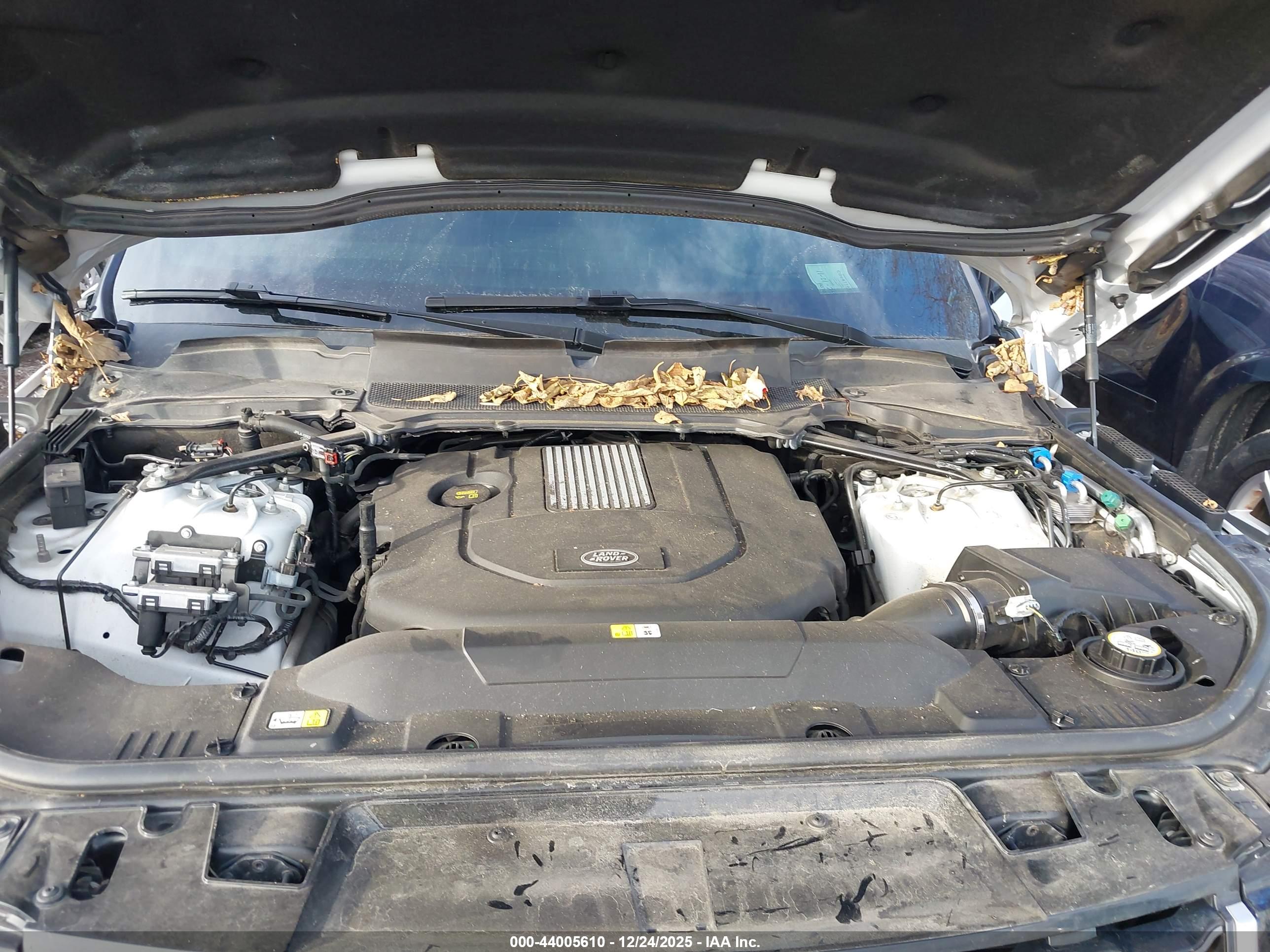 LAND ROVER image 10